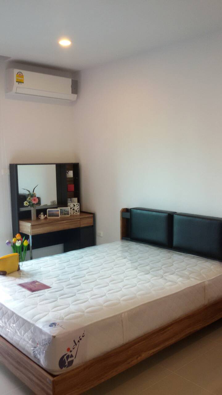 คอนโด Supalai Premier@asoke ให้เช่า ห้องสตูดิโอ ราคา 17000 / เดือน พื้นที่ 35 ตร.ม ชั้น 26 พร้อมเฟอร์ คอนโดอยู่ใกล้ MRT เพชรบุรี เพียง 150 เมตร ใกล้ BTS อโศก และ Airport Rail Link.