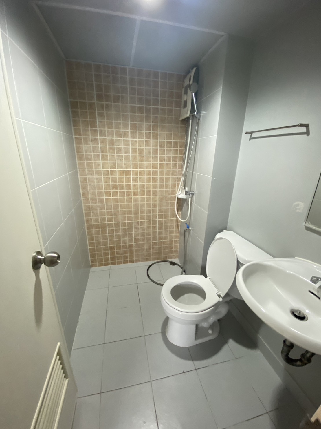 ขายขาดทุน / เช่าต่ำกว่าราคาตลาด คอนโด ลุมพินี มิกซ์ เทพารักษ์-ศรีนครินทร Lumpini Mixx Thepharak - Srinakarin 2 ห้องนอน