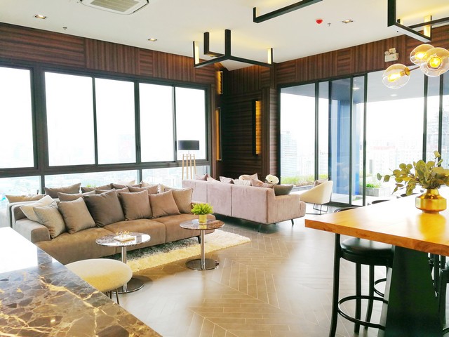 ขาย / เช่า คอนโด Chewathai Residence Asoke (ชีวาทัย เรสซิเดนซ์ อโศก) ห้อง Duplex แต่งสวย วิวสุดยอด