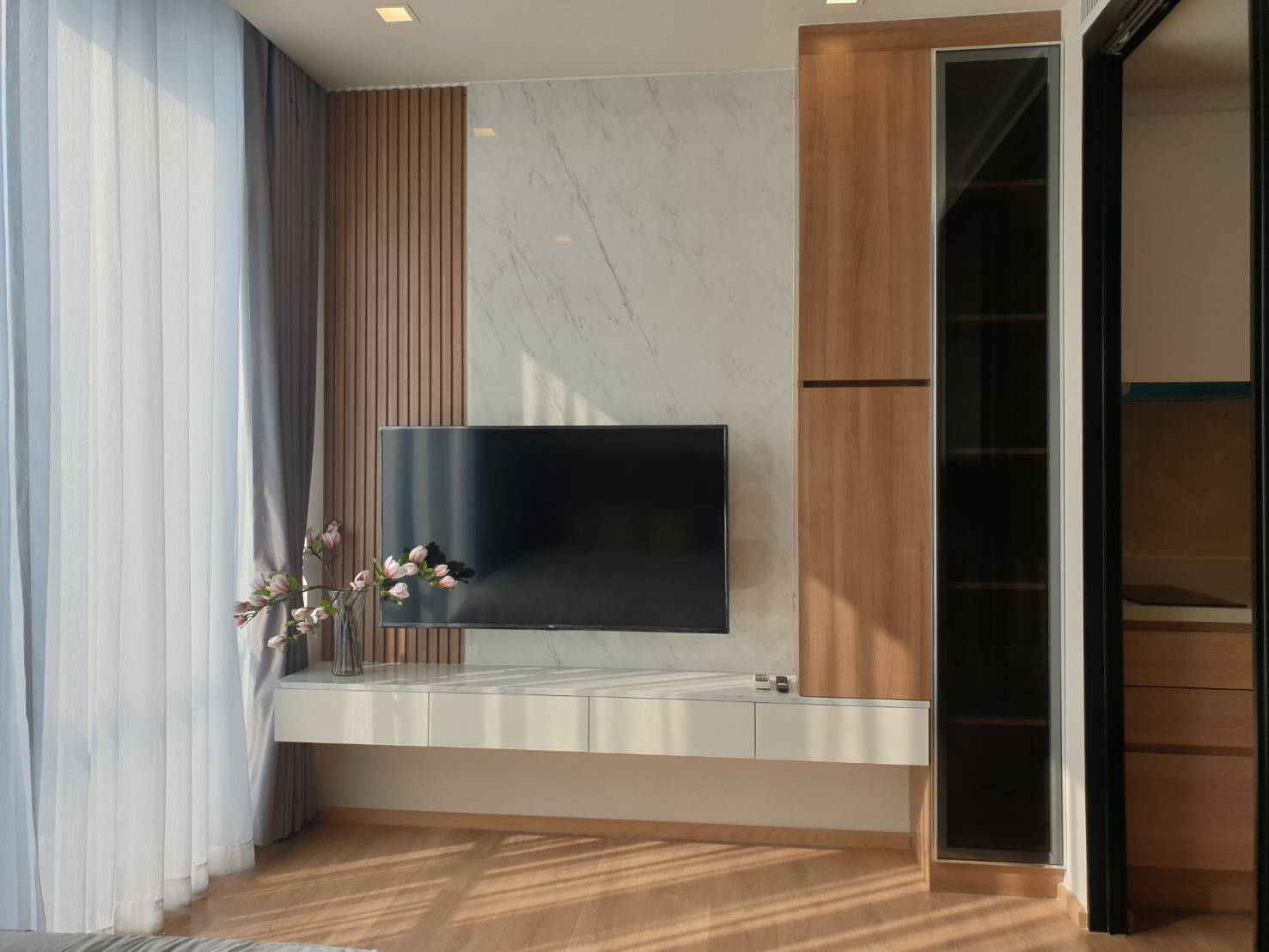 ให้เช่าคอนโดหรูย่านพร้อมพงษ์ ห้องใหม่ เพิ่งแต่งเสร็จ Noble Around 33 (โนเบิล อราวน์ เทอร์ตี้ทรี)