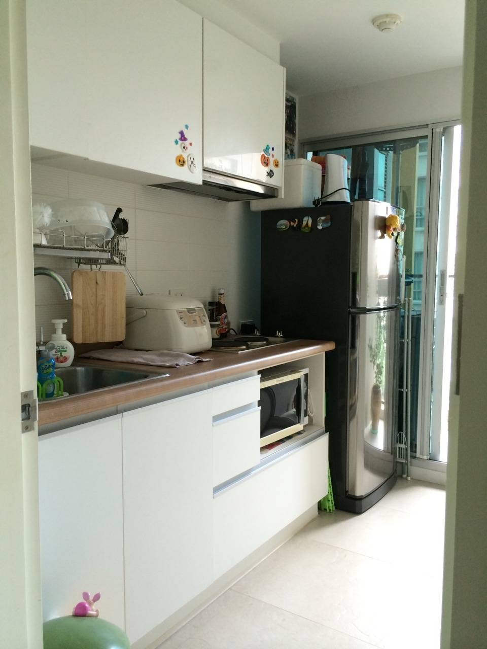 ขาย คอนโด U-delight@Huai kwang พร้อมอยู่ Fully Furnished ราคา 3.8 ล้าน ค่าโอนคนละครึ่ง 1 Bedroom : พื้นที่ 43 ตร.ม.ห้องทิศตะวันออก ตึก C, ชั้น 14, ห้องมุม