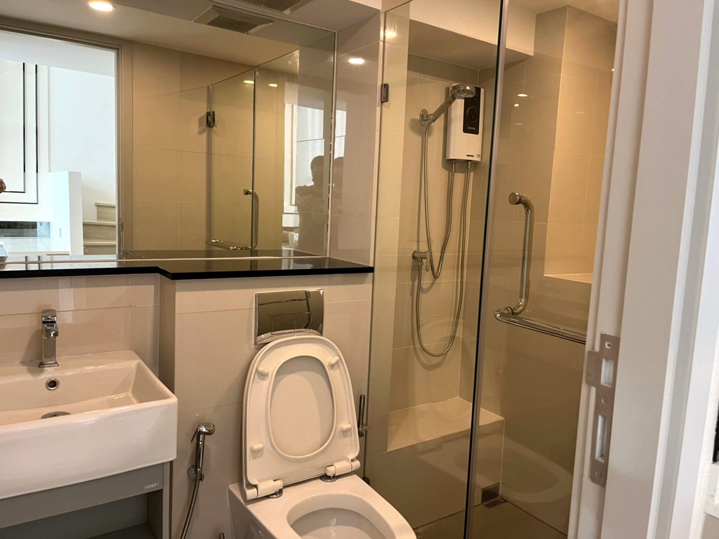 ปล่อยเช่า condo knightsbridge prime sathorn ชั้น 31 ห้องมุม ขนาด 58 ตารางเมตร ตกแต่งครบ เดือนละ 44,000 บาท