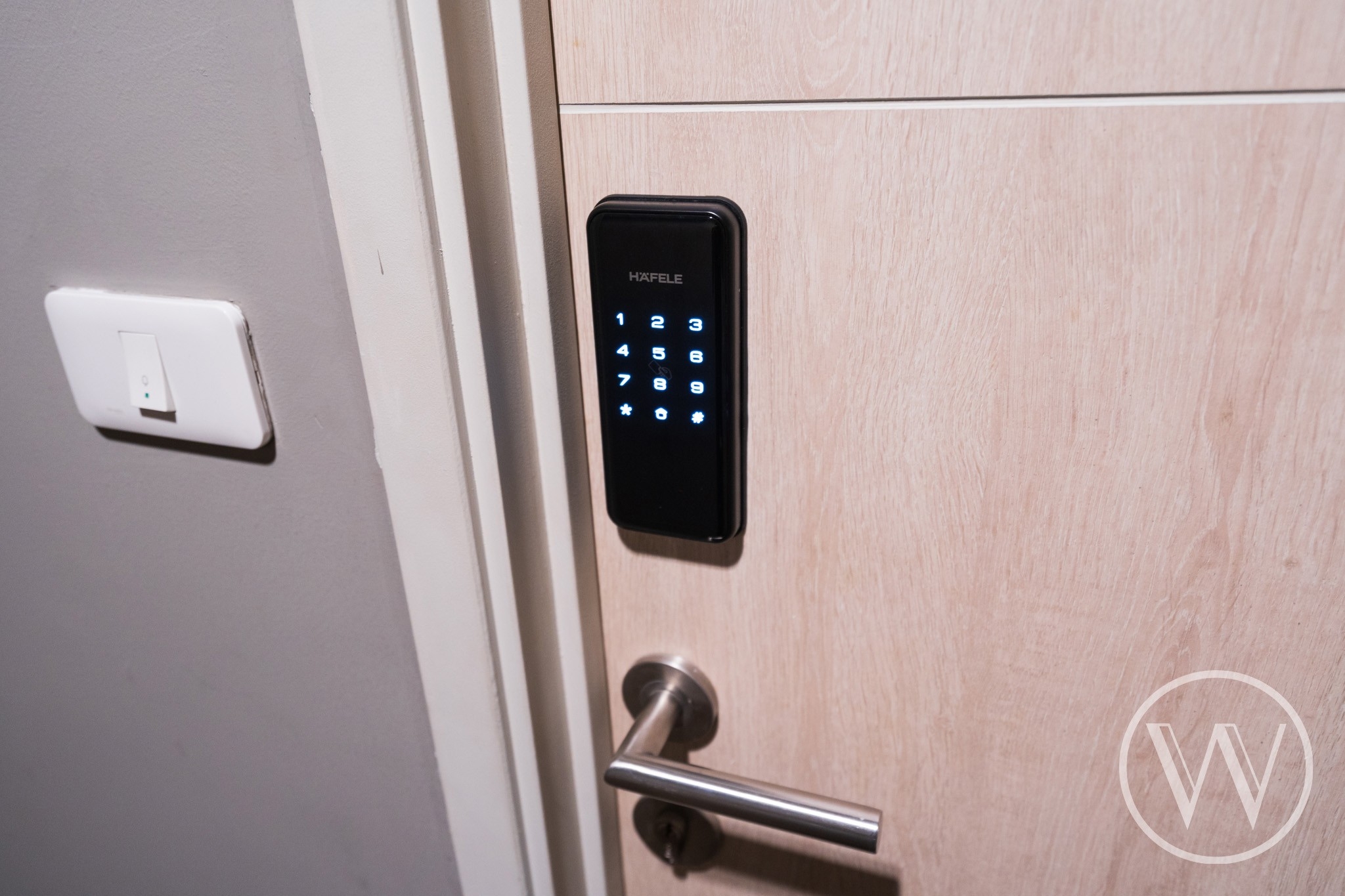 ขายคอนโดหรูติด BTS บางนา IDEO MOBI Sukhumvit Eastgate ไอดีโอ โมบิ สุขุมวิท อีสท์เกต ห้องสตูดิโอขนาด 22 ตร.ม. ชั้น 11 วิวสระว่ายน้ำ