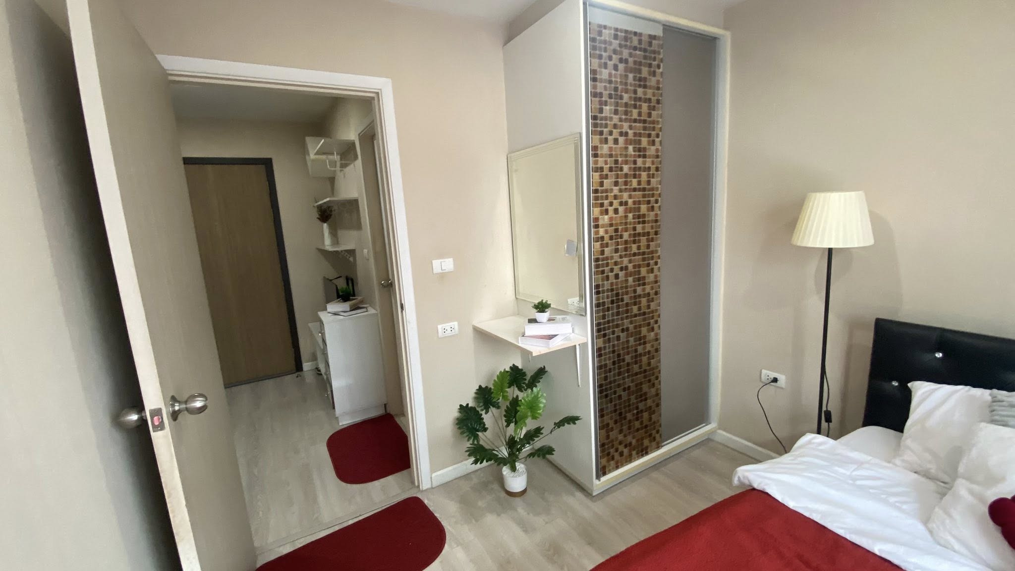 ให้เช่าคอนโด Metro Luxe Rama 4 (เมโทร ลักซ์ พระราม 4) ตรงข้ามมหาวิทยาลัยกรุงเทพ กล้วยน้ำไท เดินแค่ 10 ก้าวถึง!