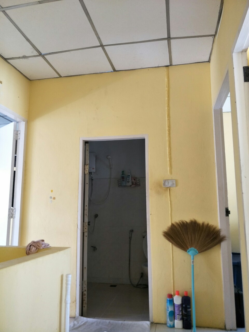 ขายทาวน์เฮ้าส์ 2 ชั้น ซื้อบ้านมีเงินทอน โครงการหมู่บ้าน คัทลิยา วิลล์ ลำลูกกา คลอง 3 — ติดถนนใหญ่ ไม่ต้องเข้าซอยย่อย