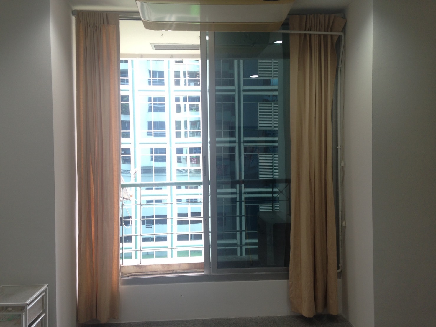 ให้เช่าคอนโด Sathorn House (สาธรเฮ้าส์) ติด BTS สุรศักดิ์ 2 ห้องนอน 1 ห้องน้ำ ชั้น 1 (R1) ห้อง 140/3 ขนาดพื้นที่ใช้สอย 56 ตรม.