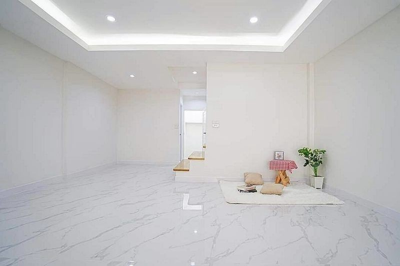 ให้เช่าทาวน์เฮ้าส์ 3 ชั้น 4 ห้องนอน 3 ห้องน้ำ 1 ห้องครัว บ้านเล่นระดับ ซอย พหลโยธิน 69 ห่างรถไฟฟ้าสถานีพหลโยธิน 69