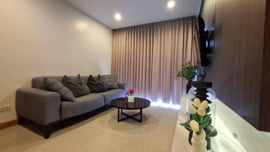 ขายคอนโดเลี้ยงสัตว์ได้ **ลดเพิ่มอีก 690,000 บาท ** ขายต่ำกว่าตลาด 2 ล้าน!! **ขายถูกที่สุดในโครงการ** DownTown 49 ขายตัดภาระ