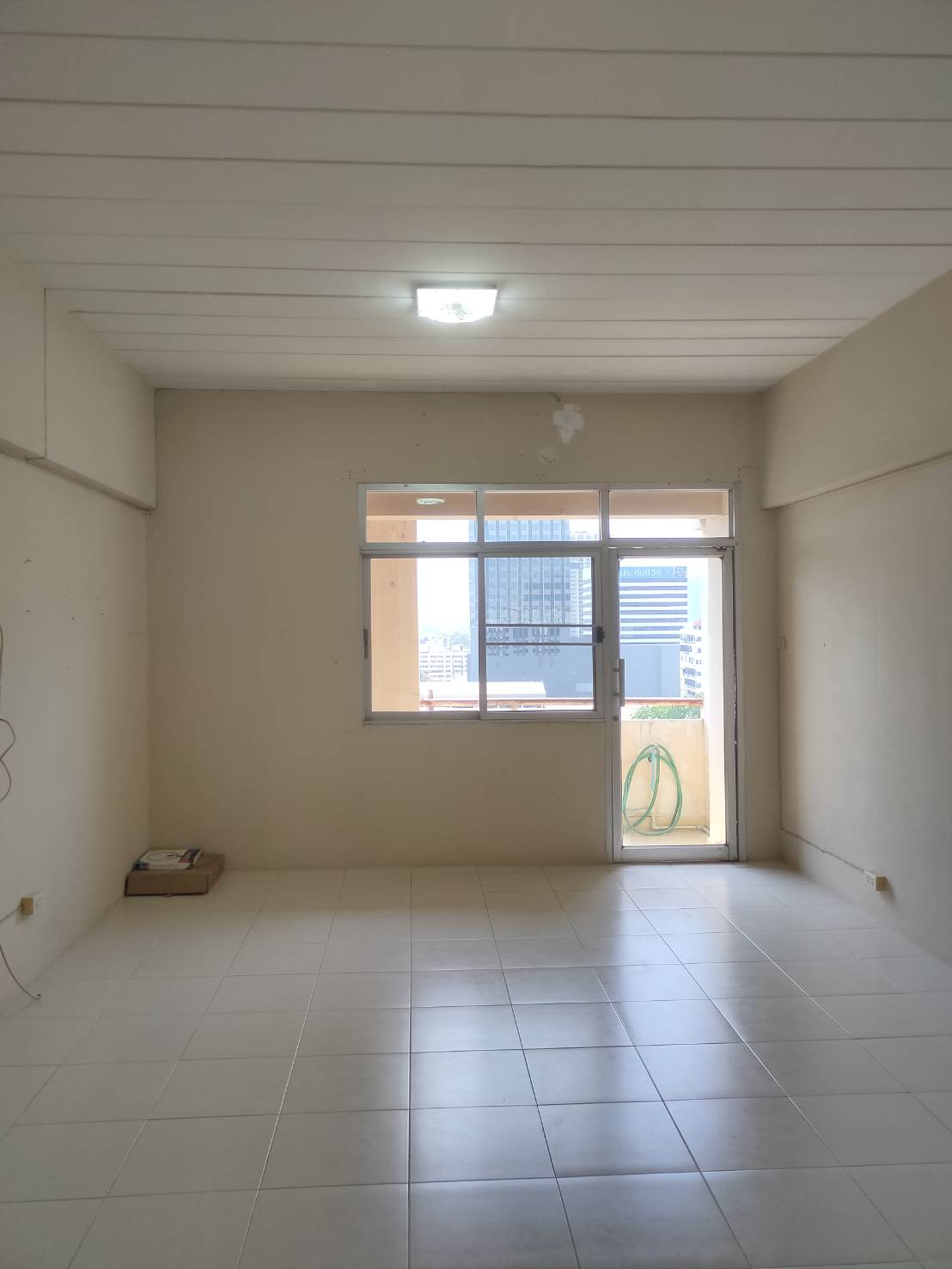 ขายคอนโด หนึ่ง คอนโด รัตนาธิเบศร์ Nung Condo Rattanathibet ห้อวสตูดิโอ ขนาด 40 ตรม ชั้น 12 ห้องเปล่า ฯ พื้นปูกระเบื้อง บรรยากาศดี