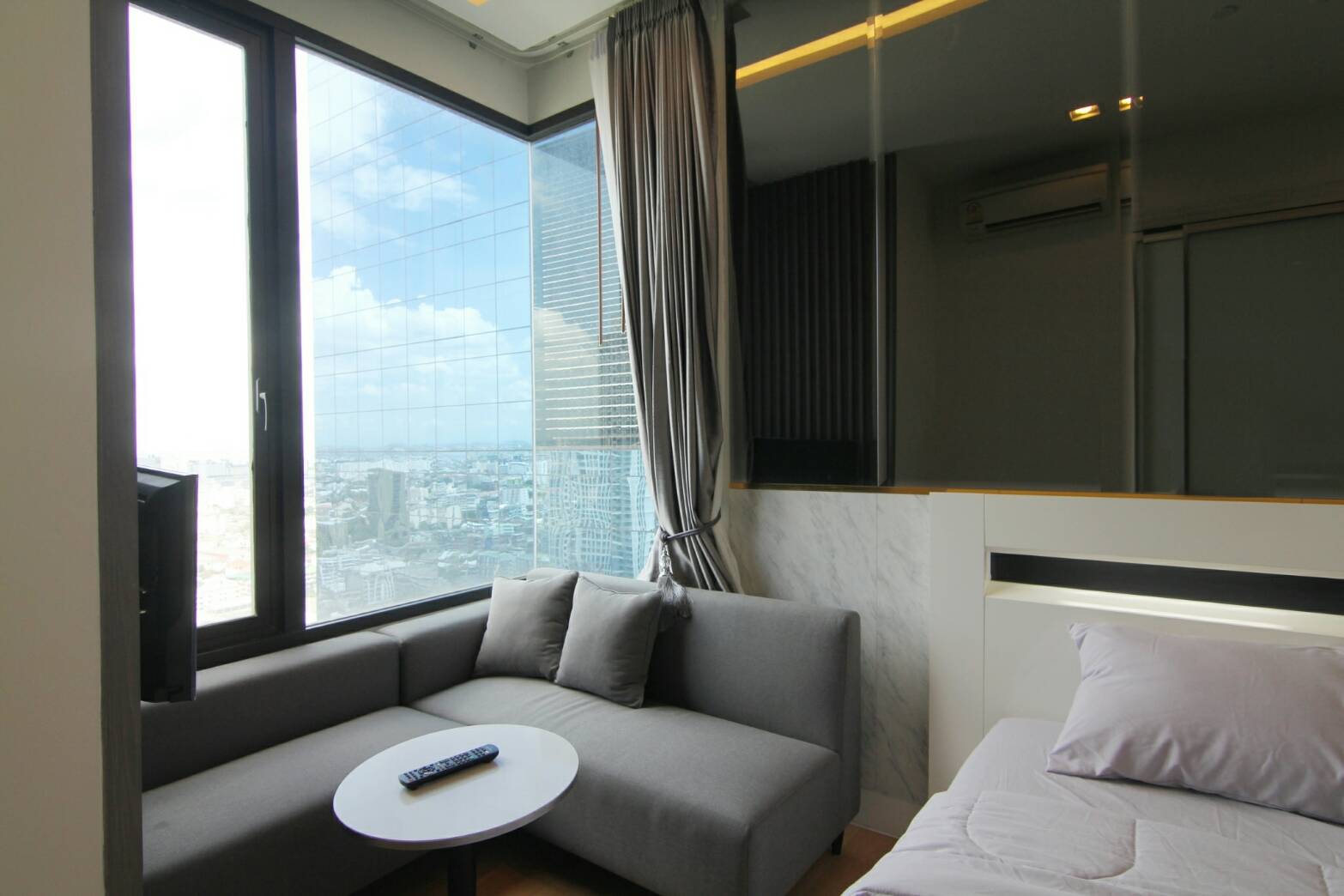 ขาย / เช่า คอนโด Equinox Phahol-Vibha (อีควิน็อกซ์ พหล-วิภา) 1 ห้องนอน 1 ห้องน้ำ