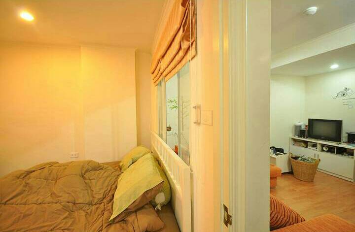 ให้เช่าคอนโด Lumpini Ville ศูนย์วัฒนธรรม 1 ห้องนอน 1 ห้องน้ำ พื้นที่ 32 ตร.ม. ชั้น8 ตึก E1 - ราคาเช่า 10,000 บาท ต่อ เดือน เฟอร์นิเจอร์