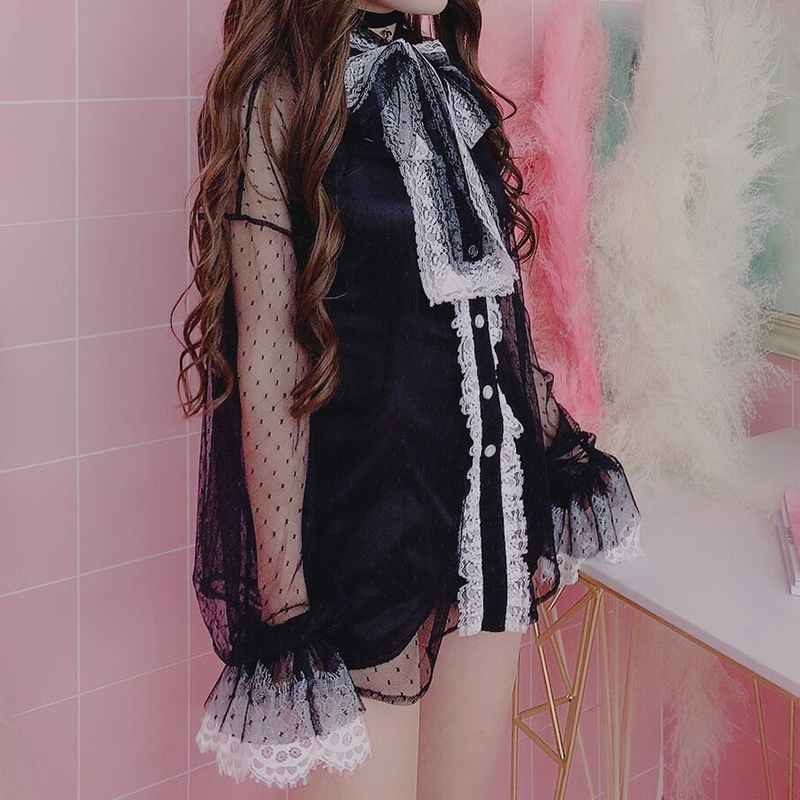 พรีออเดอร์ : เสื้อคลุมลูกไม้ตัวยาวแบบโปร่งใสแต่งระบายและโบว์ที่คอ + ชุดซับในสายเดี่ยวสีดำ (ตัวชุดแยกชิ้นกันค่ะ)