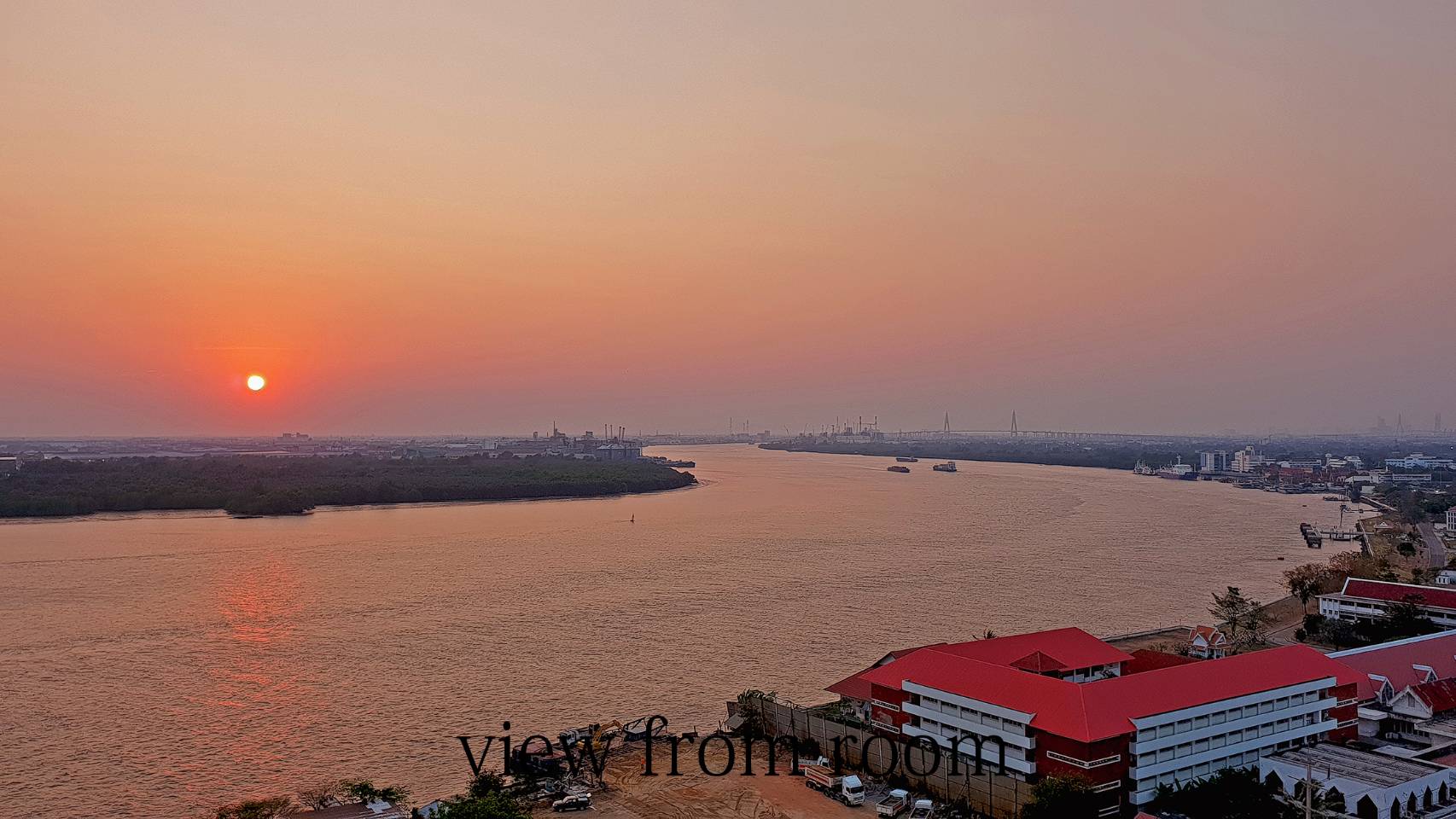 ขายคอนโด Knightsbridge Sky River Ocean (ไนท์บริดจ์ สกาย ริเวอร์ โอเชี่ยน) 1 ห้องนอน วิวโค้งแม่น้ำ