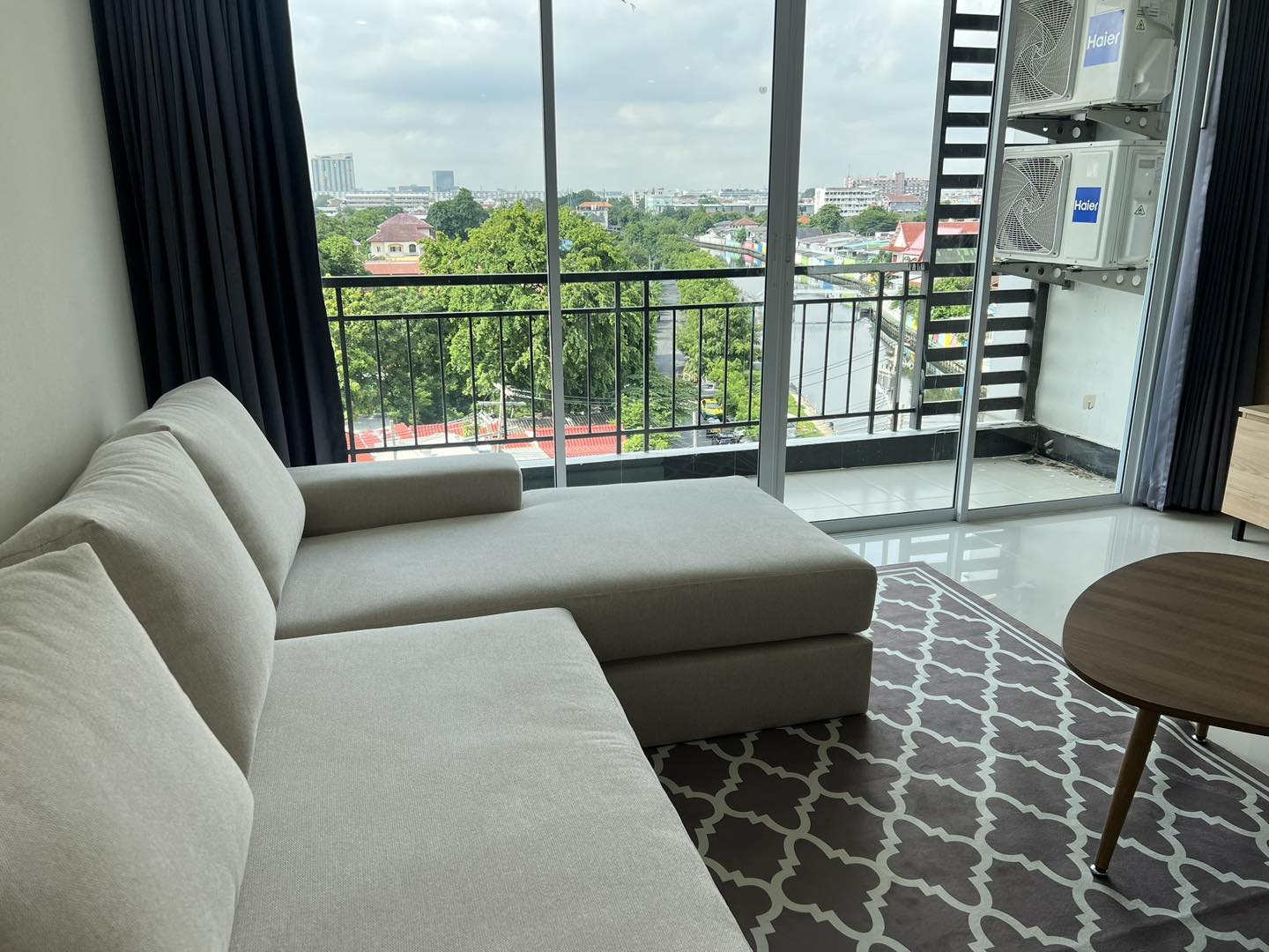 🔥 ขายด่วน! คอนโด Family Life รัชดา 36 ห้องใหญ่ 3 นอน 2 น้ำ 90 ตร.ม. วิวคลองสวย ฟรีที่จอดรถ! ใกล้ MRT ลาดพร้าว เพียง 3.99 ล้านบาท! 🔥