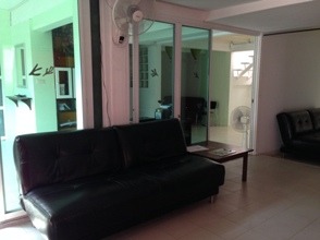 ขาย / ให้เช่า บ้านเดี่ยว 2 ชั้น หมู่บ้าน .เสรี 4 ซ. พระรามเก้า 43 บ้านเลขที่ 5 บ้านเดี่ยว 2 ชั้น