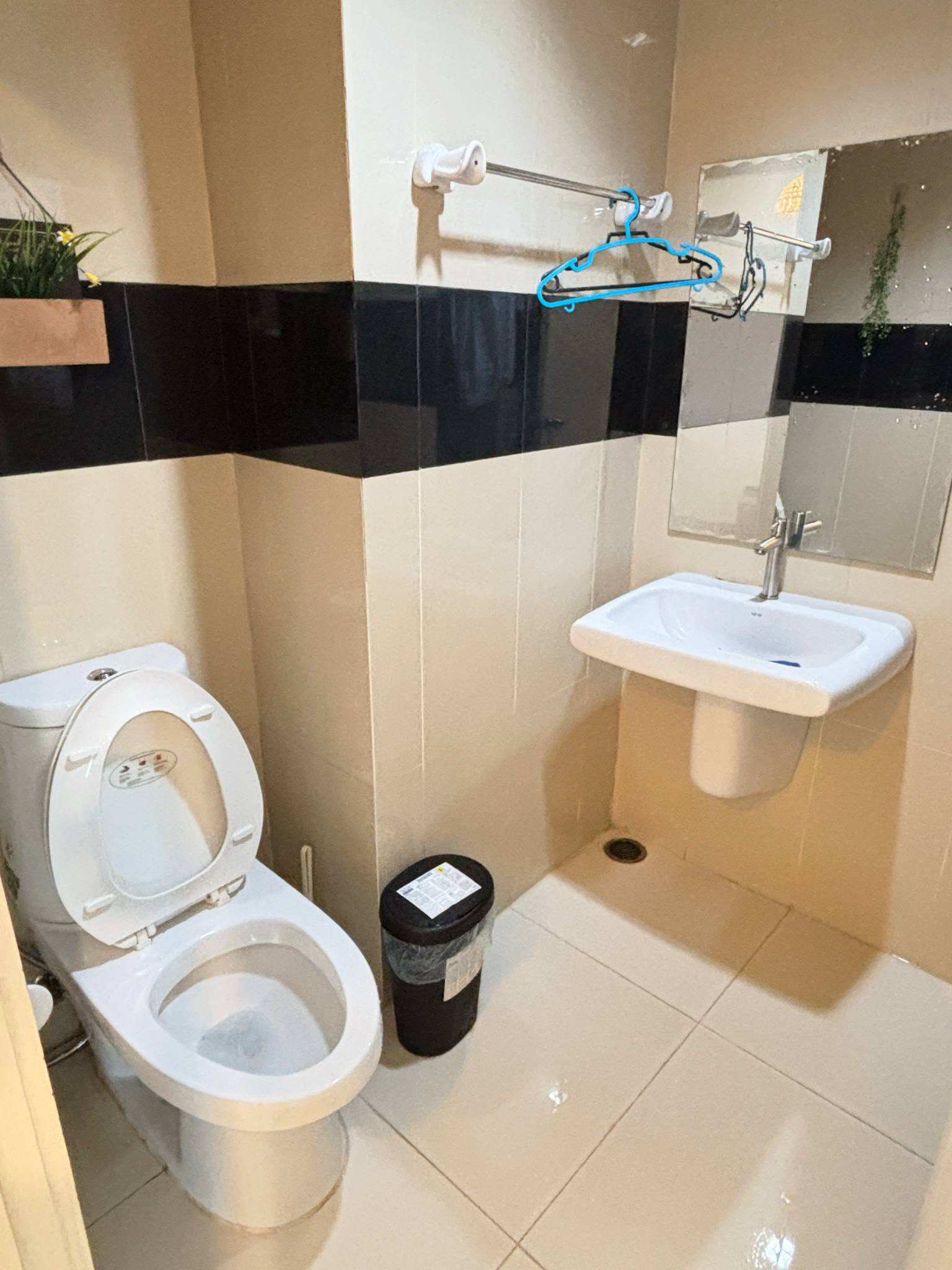 🏡 ให้เช่าคอนโด IRIS AVENUE อ่อนนุช – ลาดกระบัง ห้องวิวสระว่ายน้ำ สวย พร้อมเข้าอยู่!