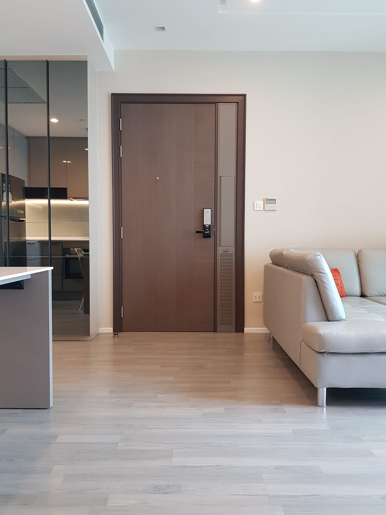 ให้เช่าคอนโด 333 Riverside : 333 ริเวอร์ไซด์ บางโพ (ติดสถานี MRT บางโพ , ท่าเรือบางโพ) ห้องขนาด 46 ตร.ม 1 ห้องนอน 1ห้องน้ำ 1 ห้องนั่งเล่น วิวเมือง ตึกB ชั้น28