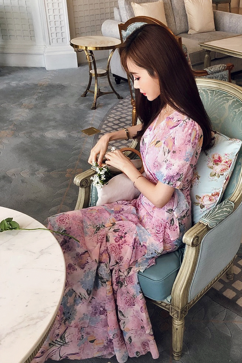พรีออเดอร์ : ชุดเดรสยาว เดรสแม็กซี่ชีฟองพิมพ์ลายดอกไม้หวานๆ แต่งระบายตามแบบ