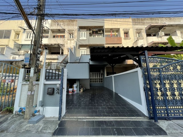 ให้เช่า ทาวน์โฮม รัชดา-สุทธิสาร 5 ห้องนอน (170 m2) ใกล้ MRT สุทธิสาร/ห้วยขวาง 35,000 บาท/เดือน !!