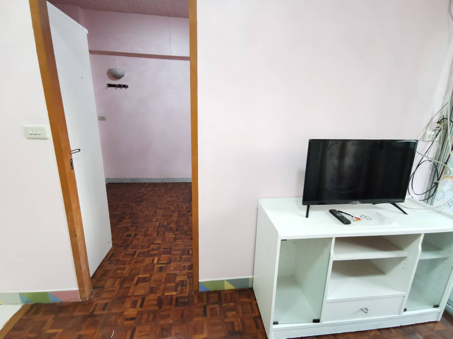 ให้เช่าคอนโด Ruenrudee Condominium (รื่นฤดี คอนโดมิเนียม) 1 ห้องนอน 1 ห้องน้ำ 1 ครัว 1 ห้องนั่งเล่น ขนาด 44 ตรม.