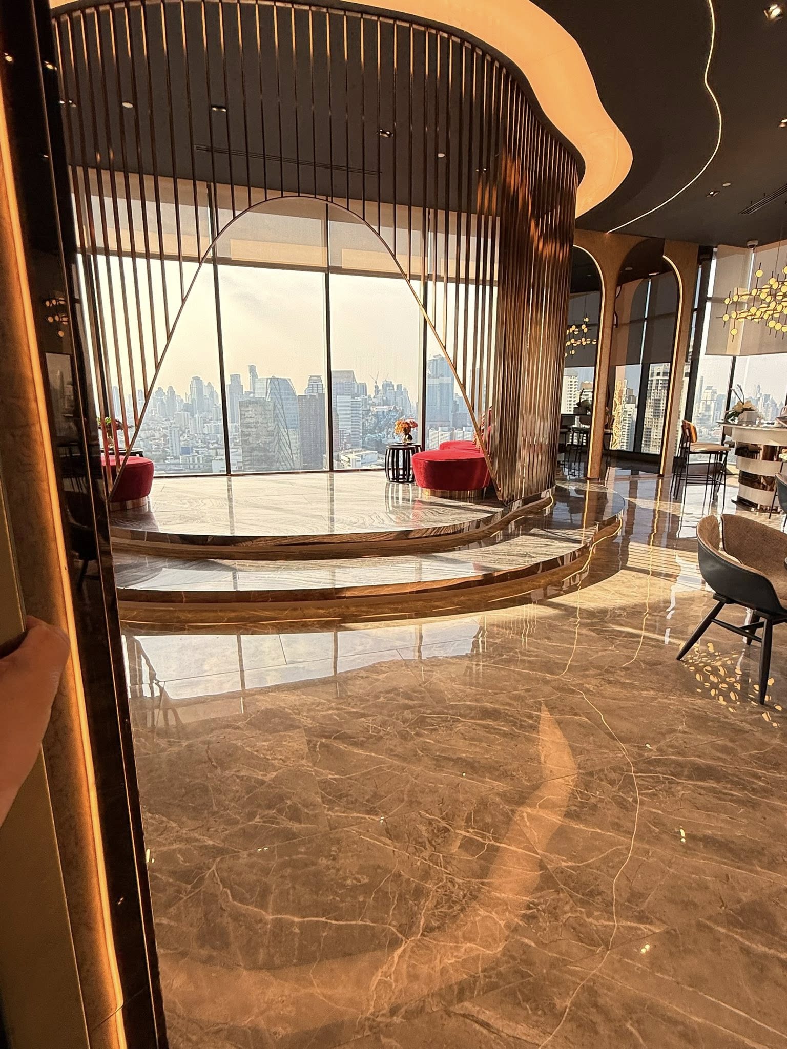 ให้เช่าคอนโดใหม่ Life Rama 4 - Asoke (ไลฟ์ พระราม 4 - อโศก) วิวแม่น้ำสวยมาก ใกล้ MRT ศูนย์สิริกิติ์ เพียง 300 เมตร