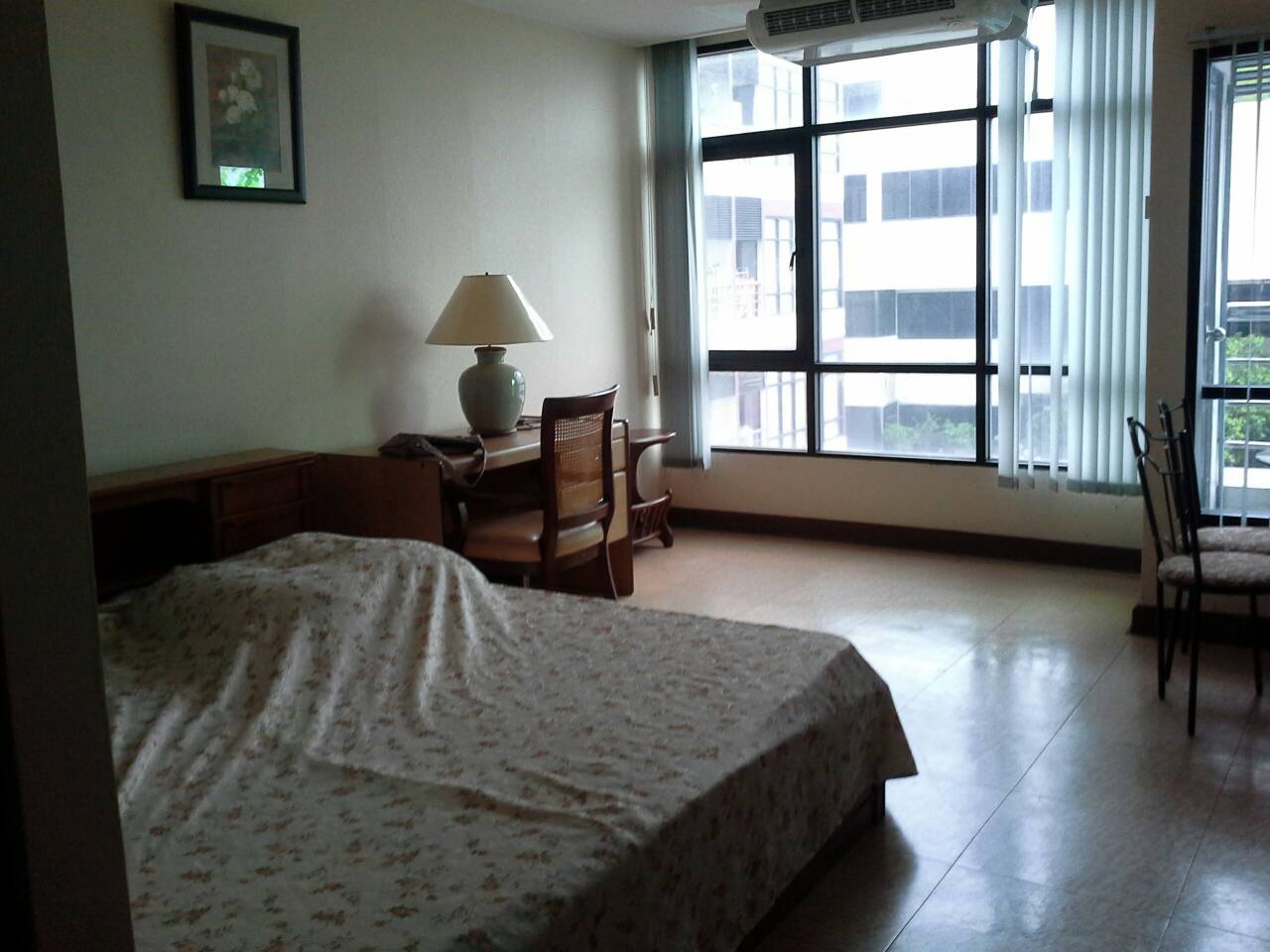 ให้เช่าคอนโด พญาไท เพลส (PhayaThai Place) ห้อง 30 ตร.ม ราคา 14000 / เดือน ชั้น 19 วิว สระ แดดไม่ร้อน