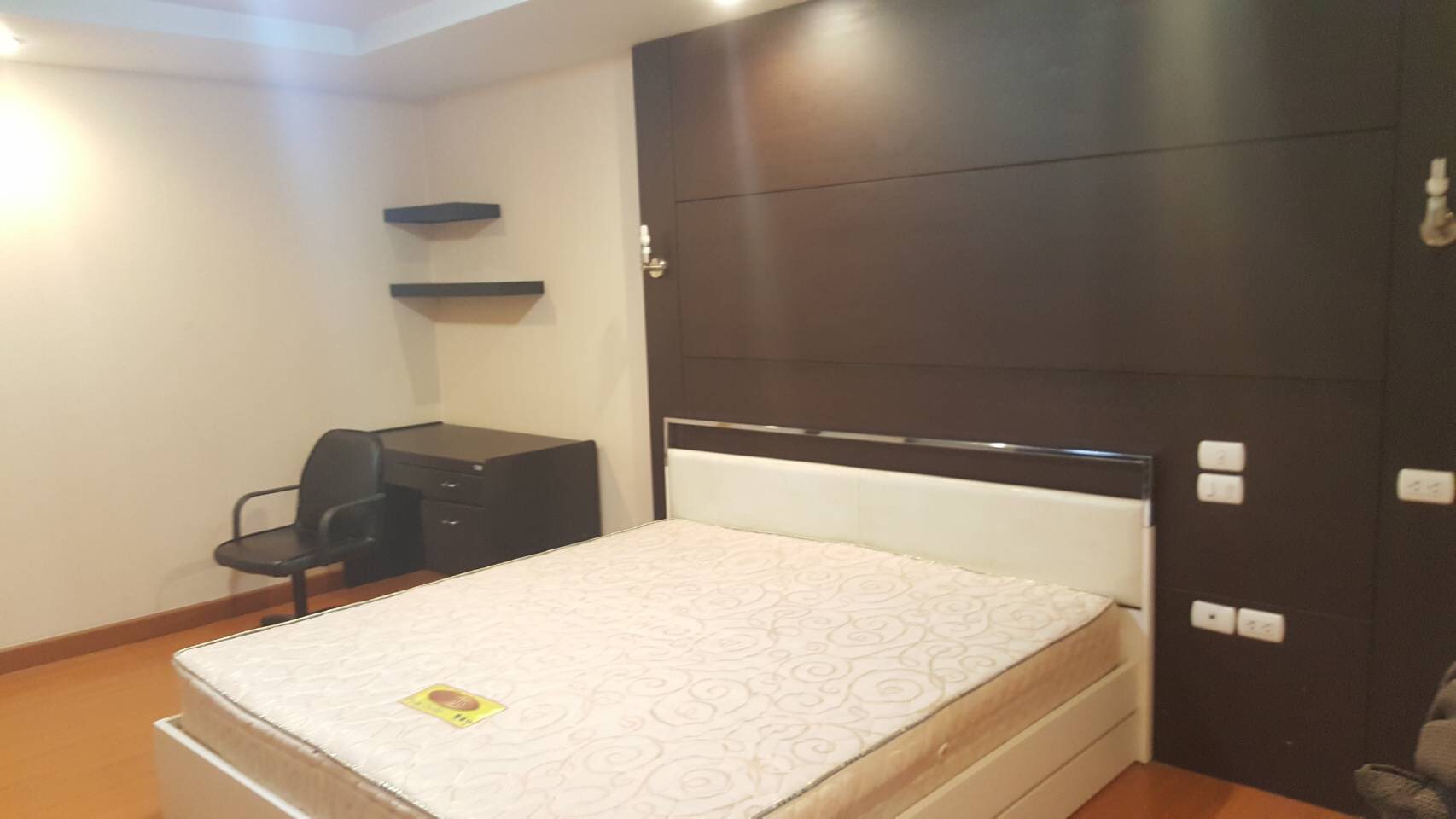 ขายพร้อมผู้เช่าคอนโด Happy Condo Ratchada 18 แฮปปี้ คอนโด รัชดา 18 ห้องสตูดิโอ,