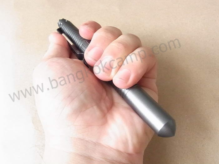 ปากกา Tactical ท้ายด้ามเป็นหัวcrown