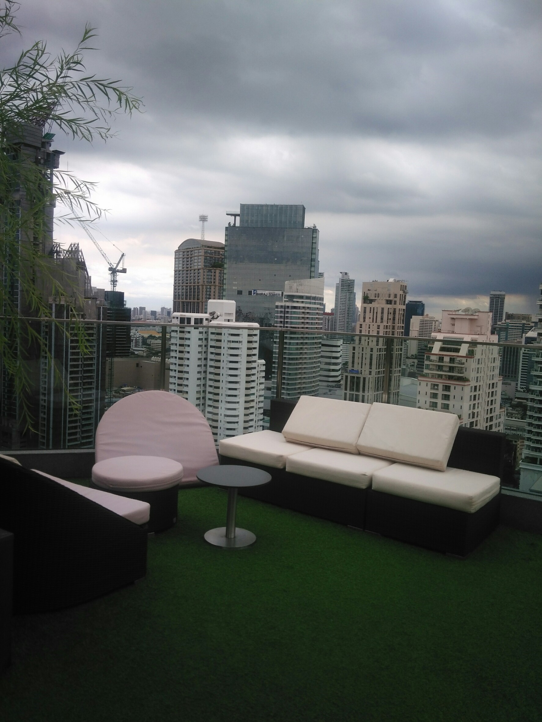 ขาย / เช่า คอนโด H Sukhumvit 43 (เอช สุขุมวิท 43) 1ห้องนอน 1 ห้องน้ำ 1ห้องรับแขก ห้องครัวในตัว พื้นที่ 40.92 ตร.ม ชั้น 9 ห้อง 99/53 วิวเมือง