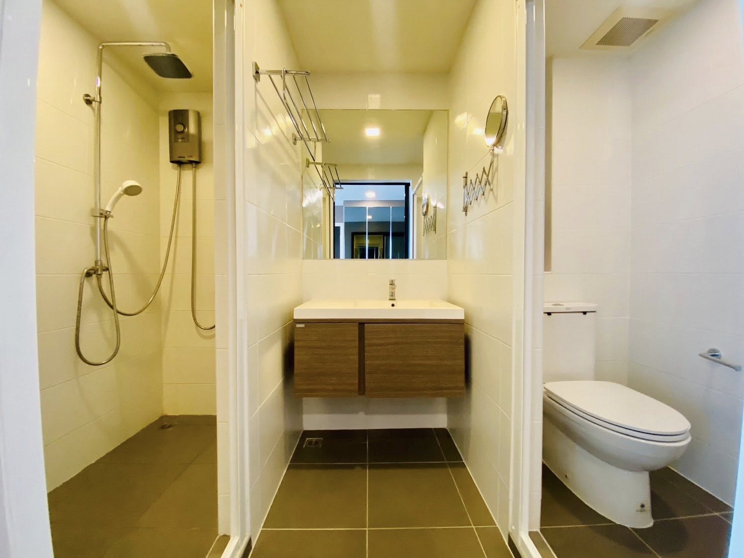 🏡✨ ขาย / เช่า คอนโด Low Rise ติดรถไฟฟ้าสายสีชมพู‼