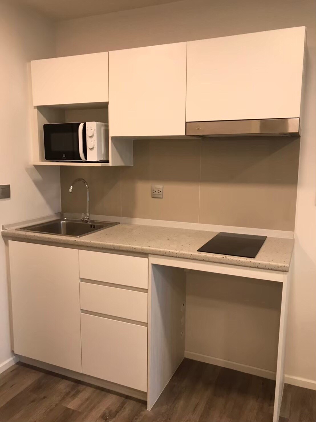 ให้เช่าคอนโด แอทโมซ แจ้งวัฒนะ Atmoz Chaengwattana คอนโด Fully Furnished ติดถนนเลียบคลองประปา