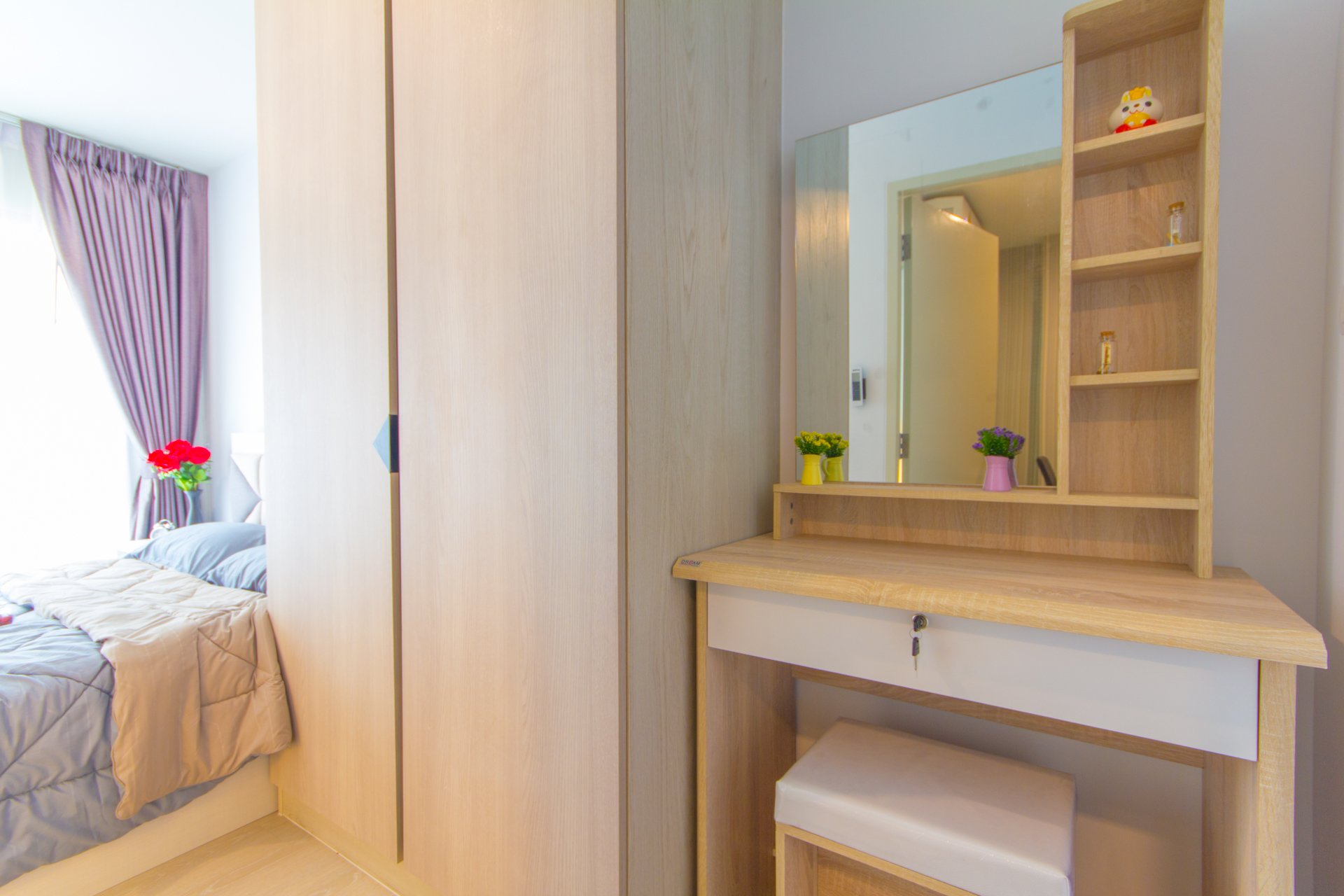 ขายคอนโดThe Kith Plus Sukhumvit 113 (เดอะ คิทท์ พลัส สุขุมวิท 113) 2 ยูนิต ตกแต่งครบพร้อมเข้าอยู่ ยูนิตที่1 แบบ 1 ห้องนอน 1 ห้องน้ำ ตึก A ชั้น 3