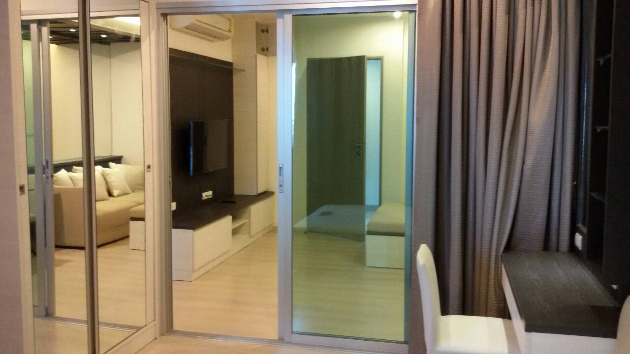 คอมโดให้เช่า Life Ratchadapisek 1 ห้องนอน ราคา 20,000 ต่อเดือน พื้นที่ 39 ตร.ม ชั้น 20 วิว เมือง ทิศ เหนือ พร้อมเฟอร์