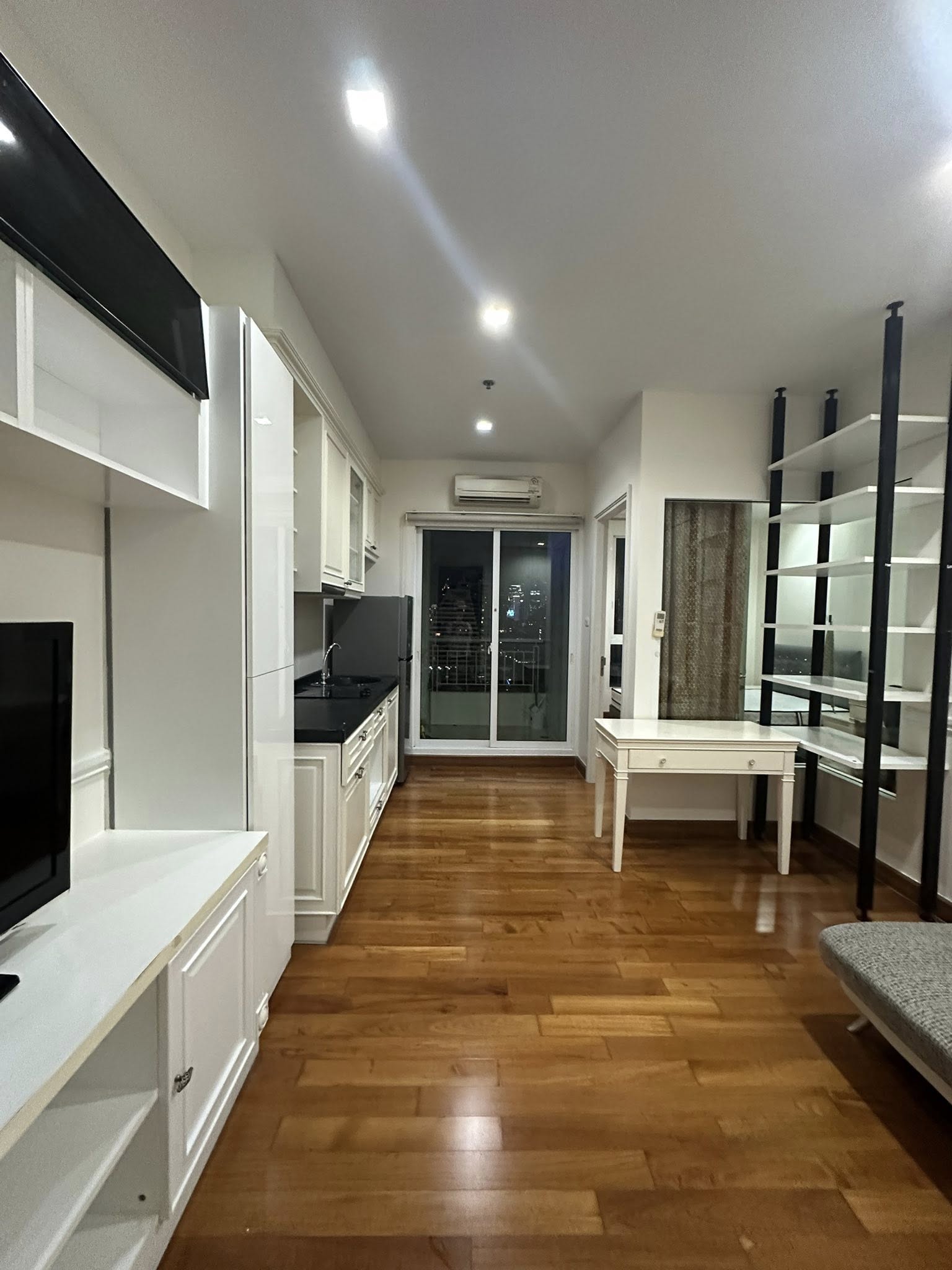 🏡✨ ให้เช่าคอนโด Ivy Sathorn 10 วิวมหานคร‼ ใกล้ BTS ช่องนนทรี – เซนต์หลุยส์