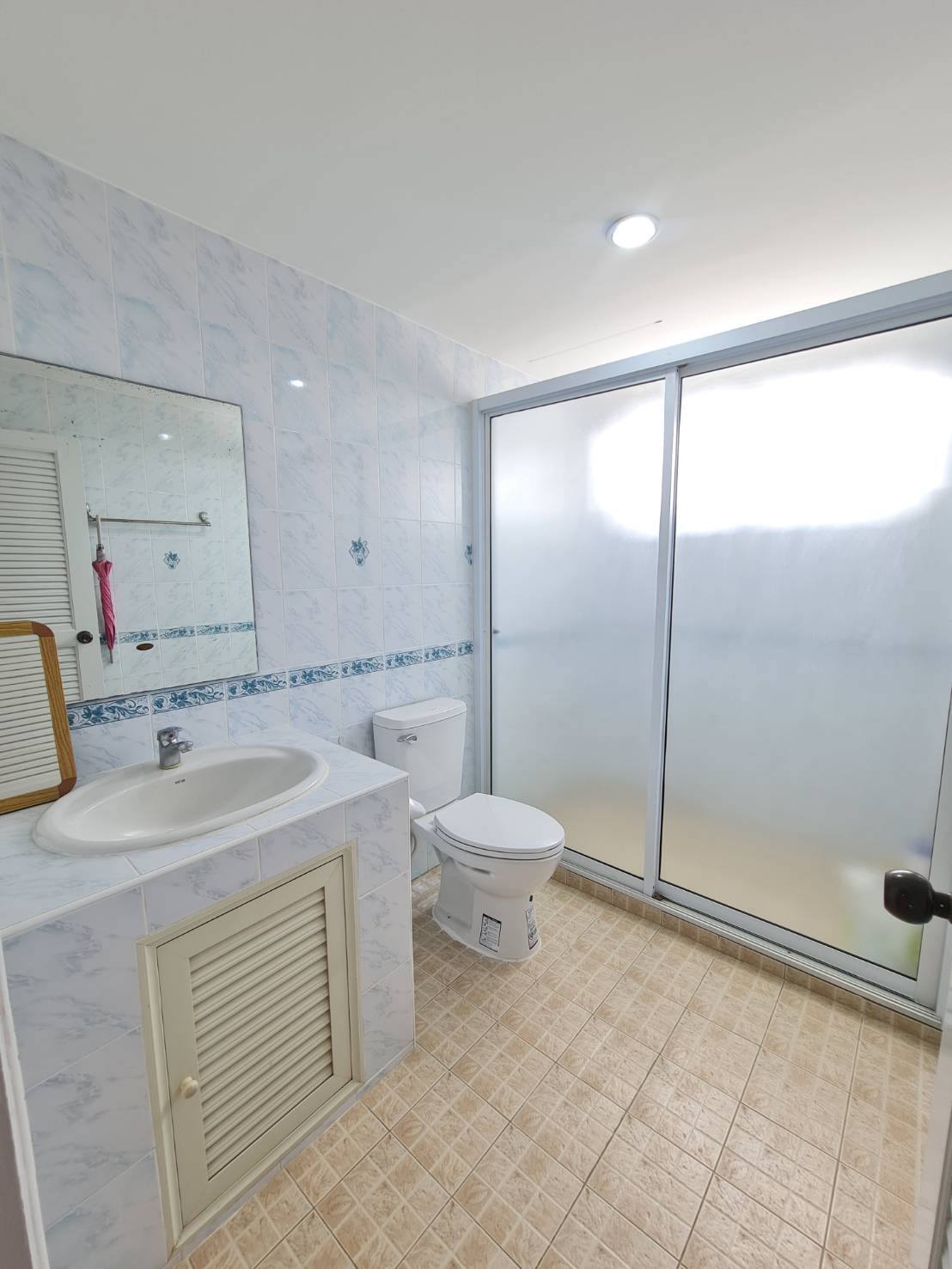 🏡 ขายบ้านเดี่ยวหลังใหญ่ วิวภูเขาล้อมรอบ หมู่บ้านพบโชคการ์เด้นฮิล (Phobchok Garden Hill) บางเสร่ – สัตหีบ