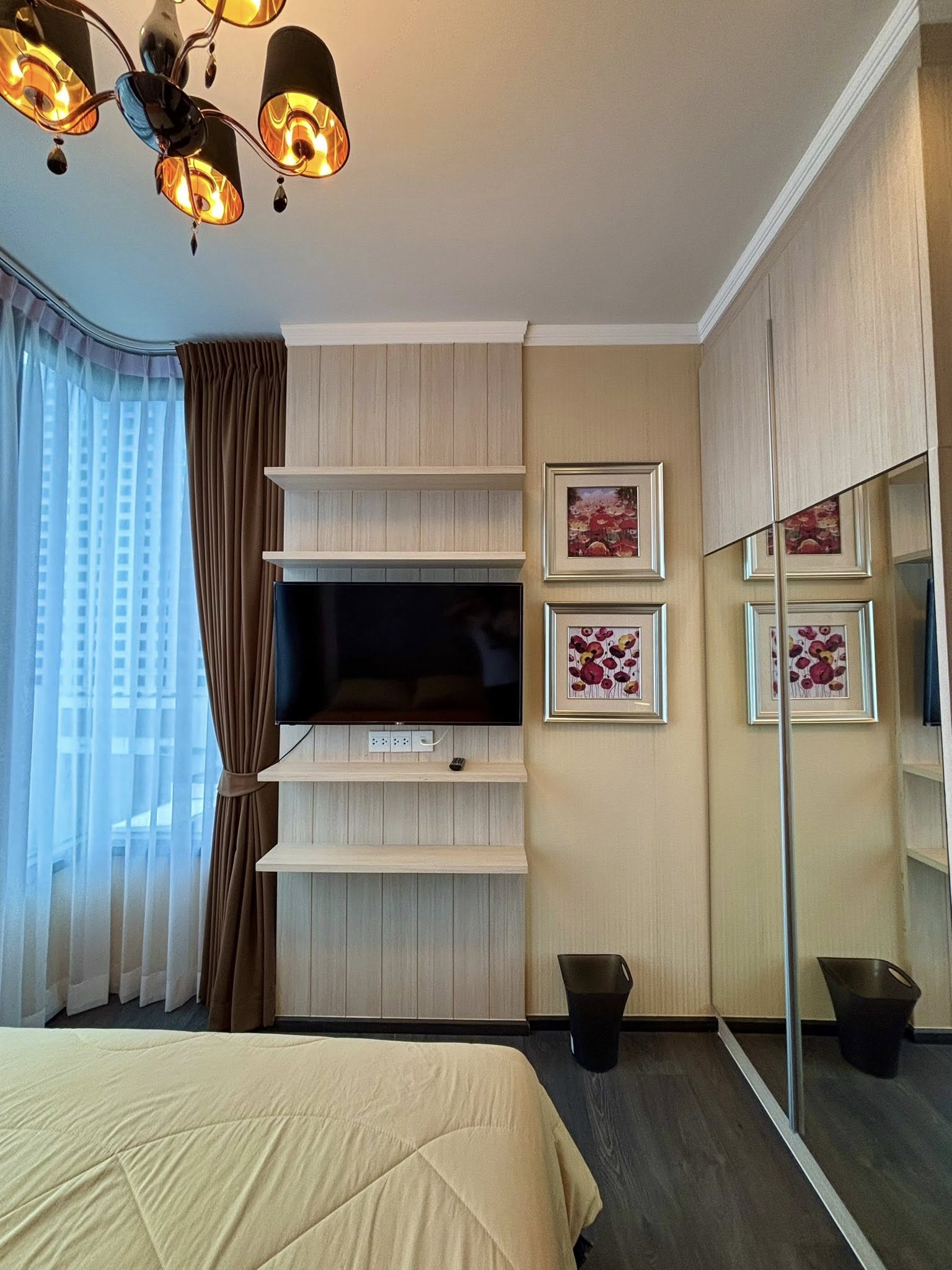 🏢 ให้เช่าคอนโด! Edge Sukhumvit 23 (เอดจ์ สุขุมวิท 23) ห้องมุม ชั้น 10 ขนาด 42 ตร.ม. แบบ 1 ห้องนอน พร้อม อ่างอาบน้ำ