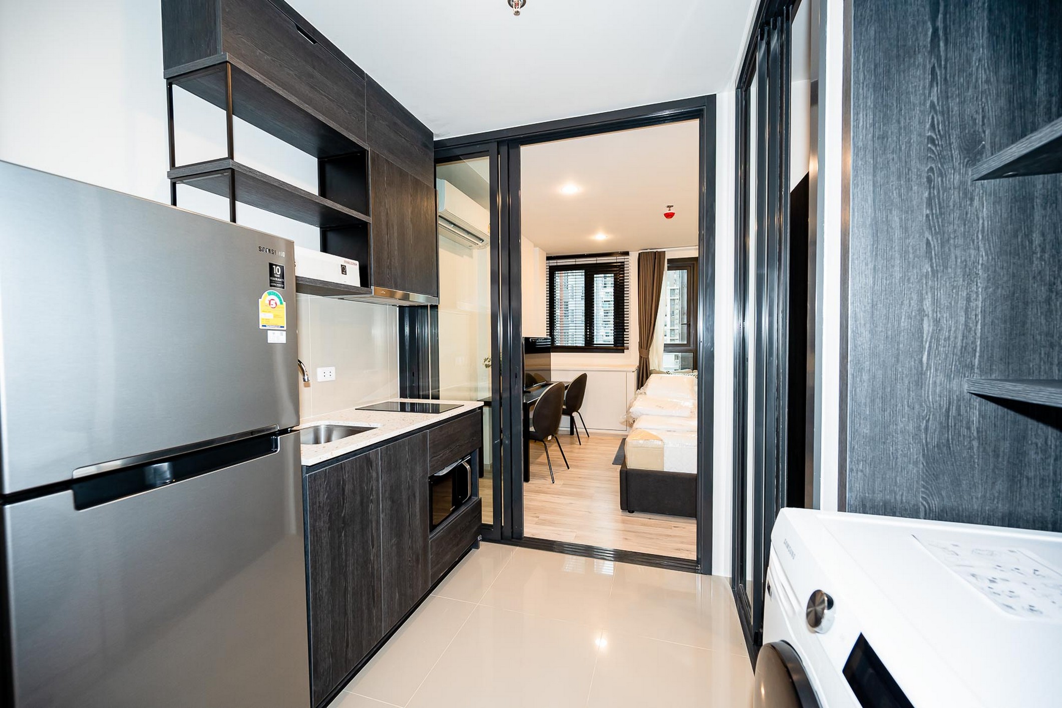 ให้คอนโด XT Huaikhwang (เอ็กซ์ที ห้วยขวาง) 1-2 ห้องนอน ขนาด 30 ตรมขึ้นไป ราคาเริ่มที่ 16000 บาท ห้องใหม่ตกแตงเพร้อมเข้าอยุ่ มีให้เลือกทุกชั้นทุกวิว