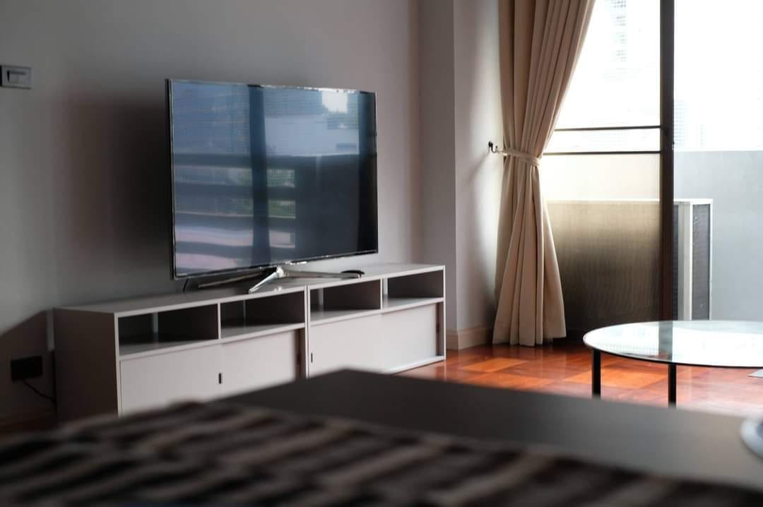 ให้เช่าคอนโด Ruamjai Heights (ร่วมใจ ไฮท์) ซอย สุขุมวิท15 แบบ 1 ห้องนอน 1 ห้องน้ำ ชั้น 11 ห้อง 57 ตร.ม.