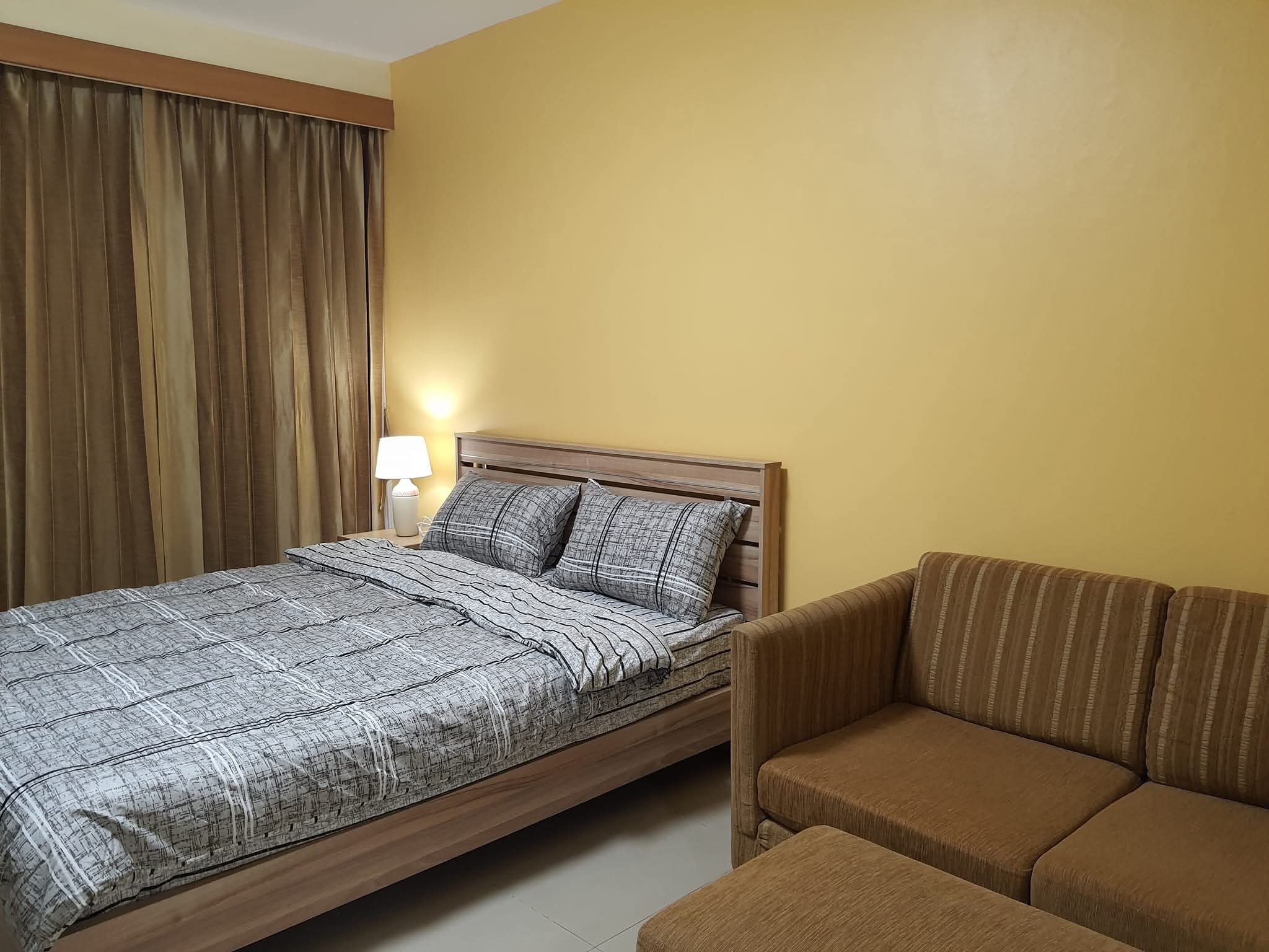 🏢 ให้เช่า คอนโด ไอเฮ้าส์ ลากูน่า การ์เด้น RCA ( i-House Laguna Garden RCA ) ห้องสวย เฟอร์ครบ เครื่องใช้ไฟฟ้าใหม่ หิ้วกระเป๋ามาอยู่ได้เลย ราคาคุ้มมาก!