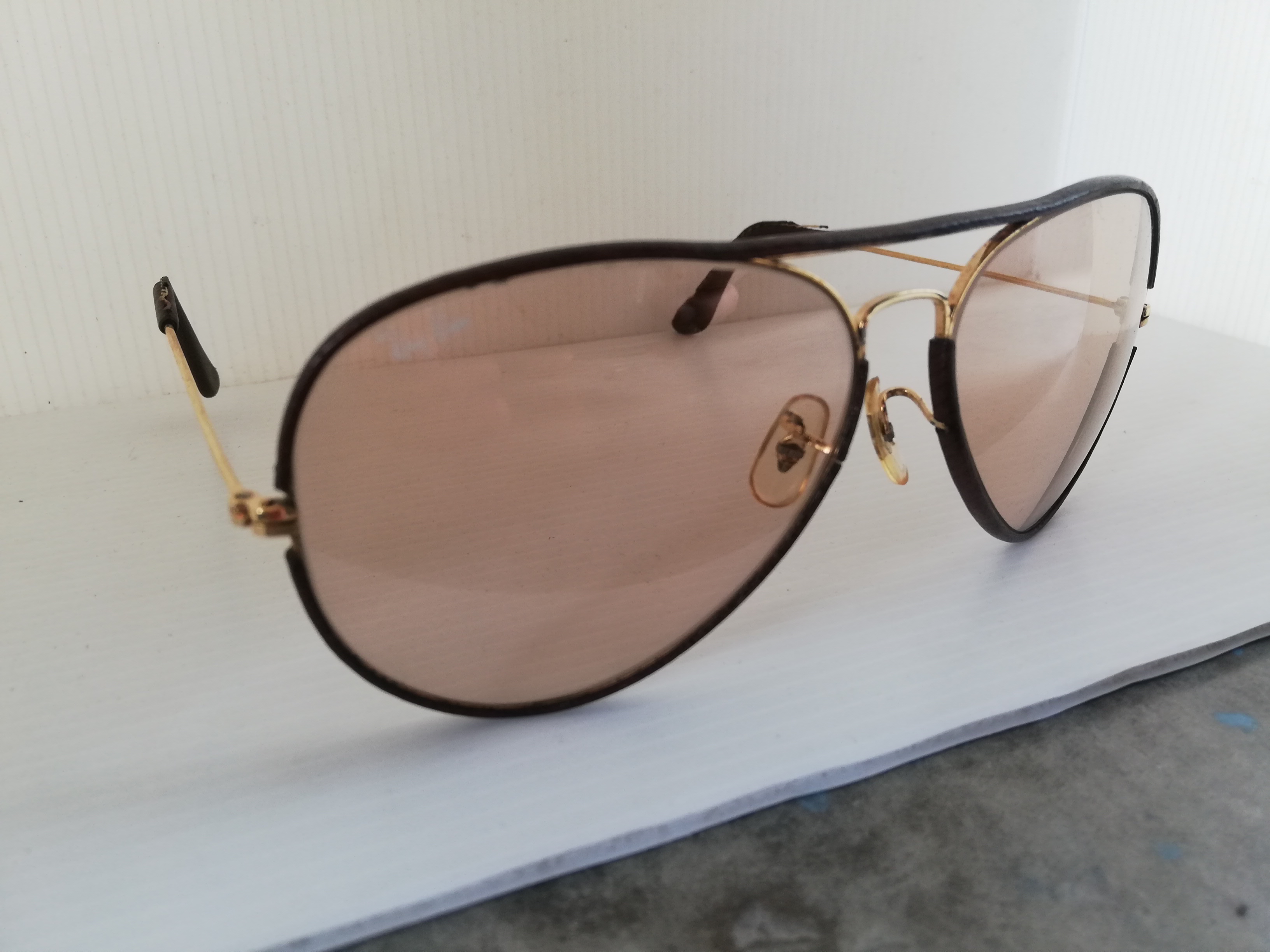 แว่นตา RayBan หุ้มหนัง เลนส์ออโต้ มือสอง สภาพสวยแท้ Made in USA