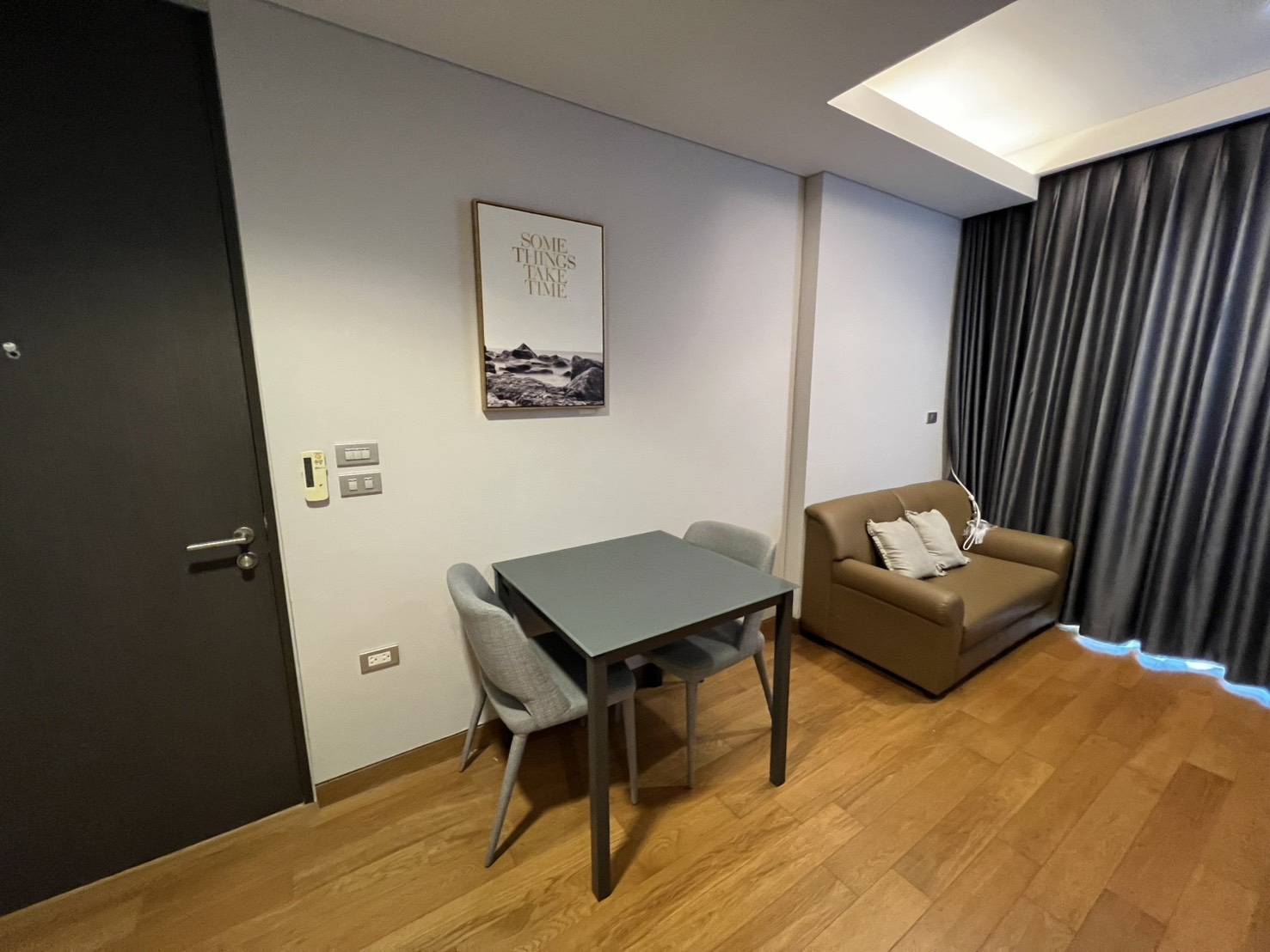 ให้เช่าคอนโด LPN 24 (Lumpini Suite Sukhumvit 24) 📍 ใกล้ BTS พร้อมพงษ์ เพียง 700 เมตร / ใกล้ MRT ศูนย์การประชุมแห่งชาติสิริกิติ์ เดินทางสะดวกทุกทิศ!