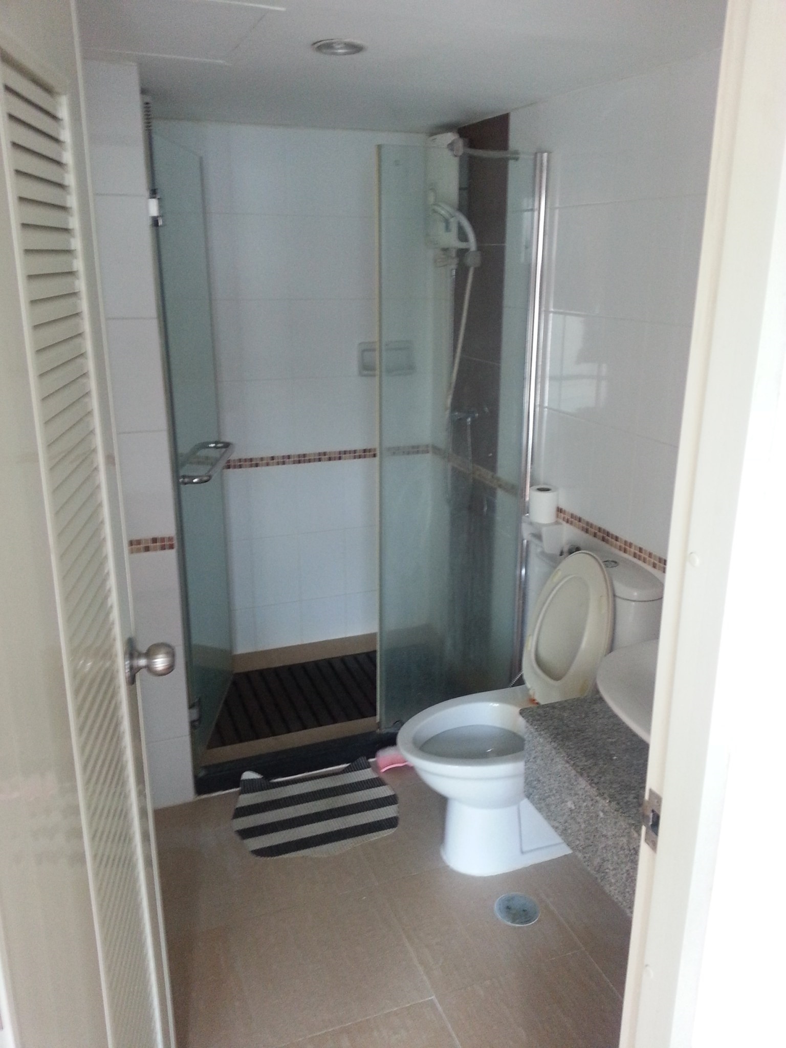 ขายคอนโด ชาโตว์ อินทาวน์ รัชดา 13 (Condo Chateau In Town Ratchada 13) ขนาด 41 sqm. 1 Bedroom. ชั้น 5 ห้องมุมวิวโล่งด้านหลังโครงการ ขายพร้อมเฟอร์นิเจอร์ครบ