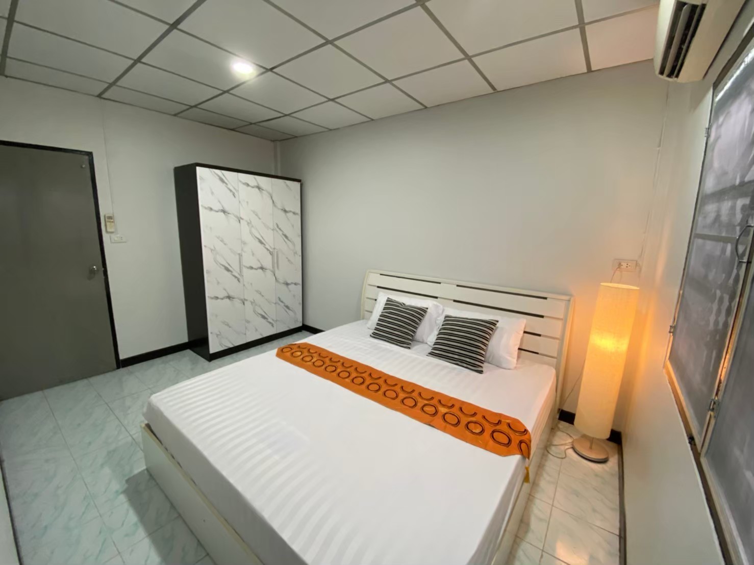 ขาย-ให้เช่า ทาวน์เฮ้าส์ 2 ชั้น หมู่บ้านรีเจนซี่ ถนนจันทร์ทองเอี่ยม 400 เมตรจากสถานีรถไฟฟ้า ใกล้เซ็นทรัลเวสต์เกต 16 ตารางวา 2 ห้องนอน บ้านพร้อมอยู่