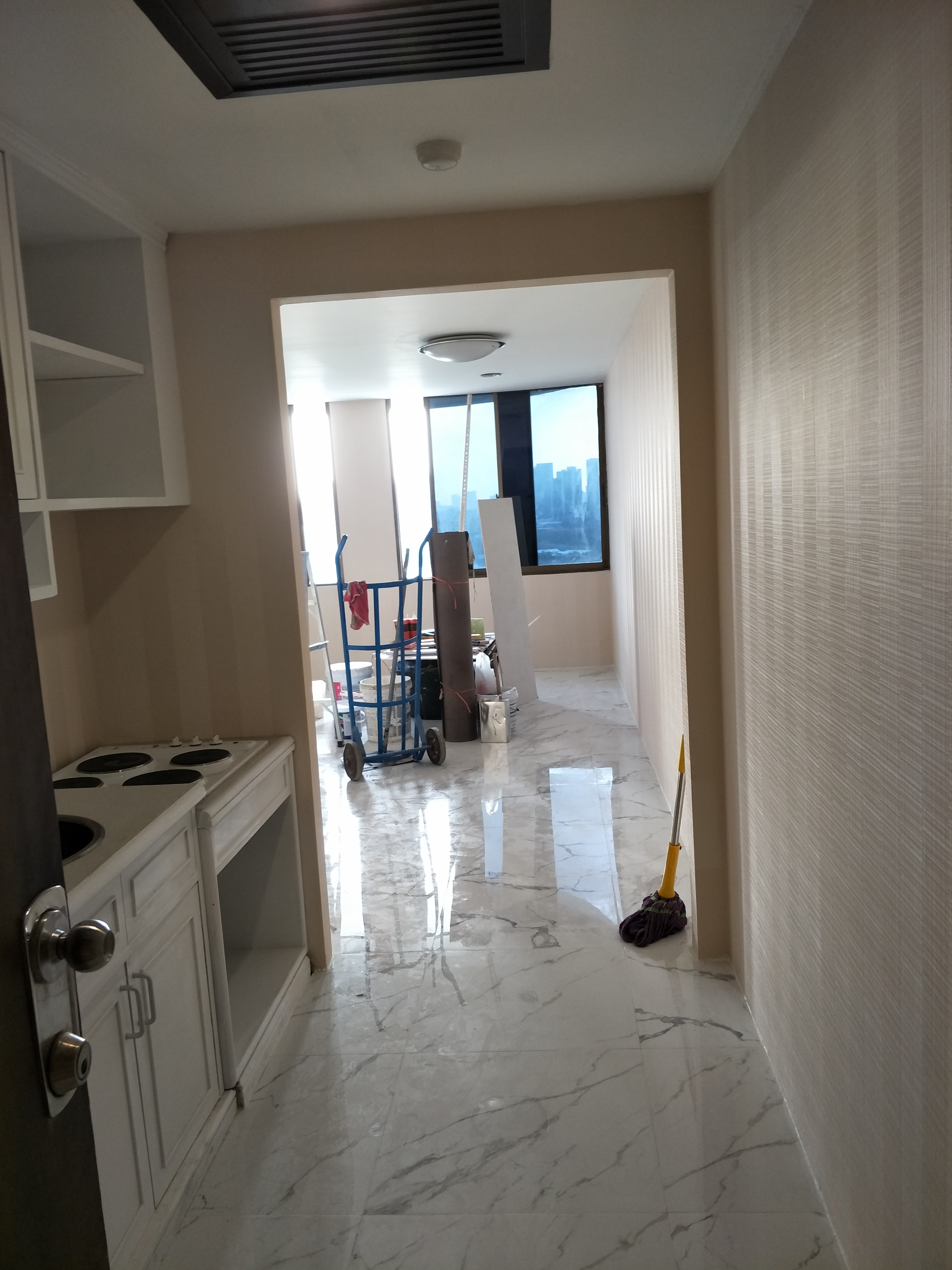 ขาย / ให้เช่าคอนโด Royal Nine Residence (รอยัล ไนน์ เรสซิเดนท์ ซอย พระรามเก้า 17 ) 1 ห้องนอน 1 ห้องน้ำ ชั้น 21 วิวหันหน้าไปทาง central พระรามเก้า