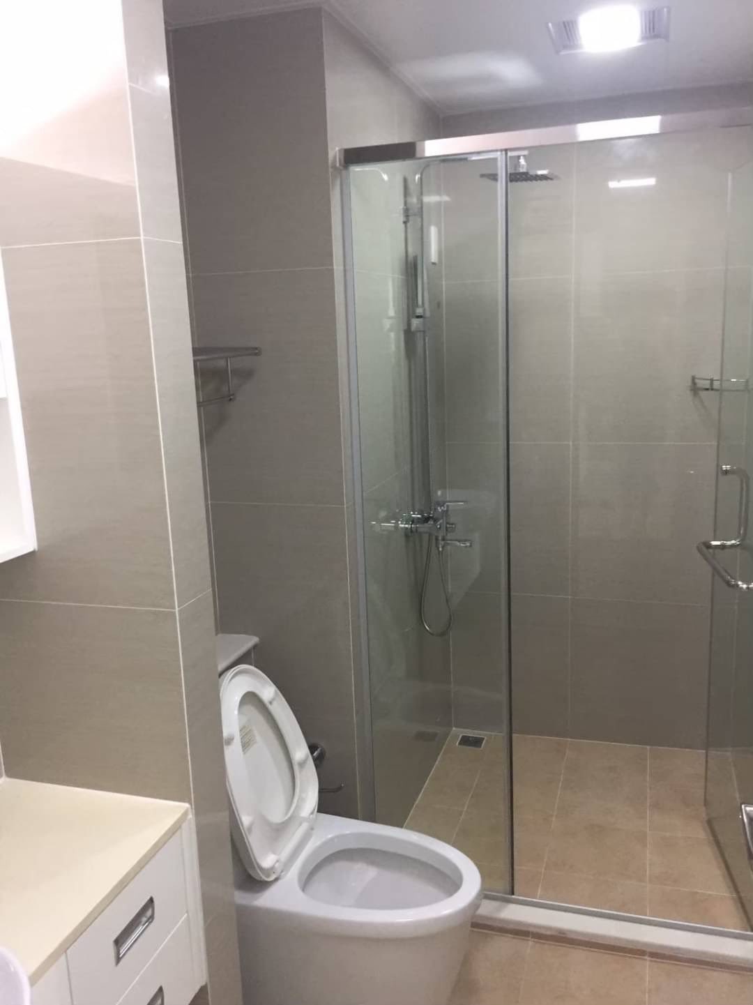 ✨ ให้เช่าคอนโด TC Green พระราม 9 | ห้องสวย เฟอร์ครบ พร้อมเข้าอยู่! 📍 ทำเลดี ติดถนนพระราม 9 ใกล้ MRT พระราม 9 เพียง 800 ม.