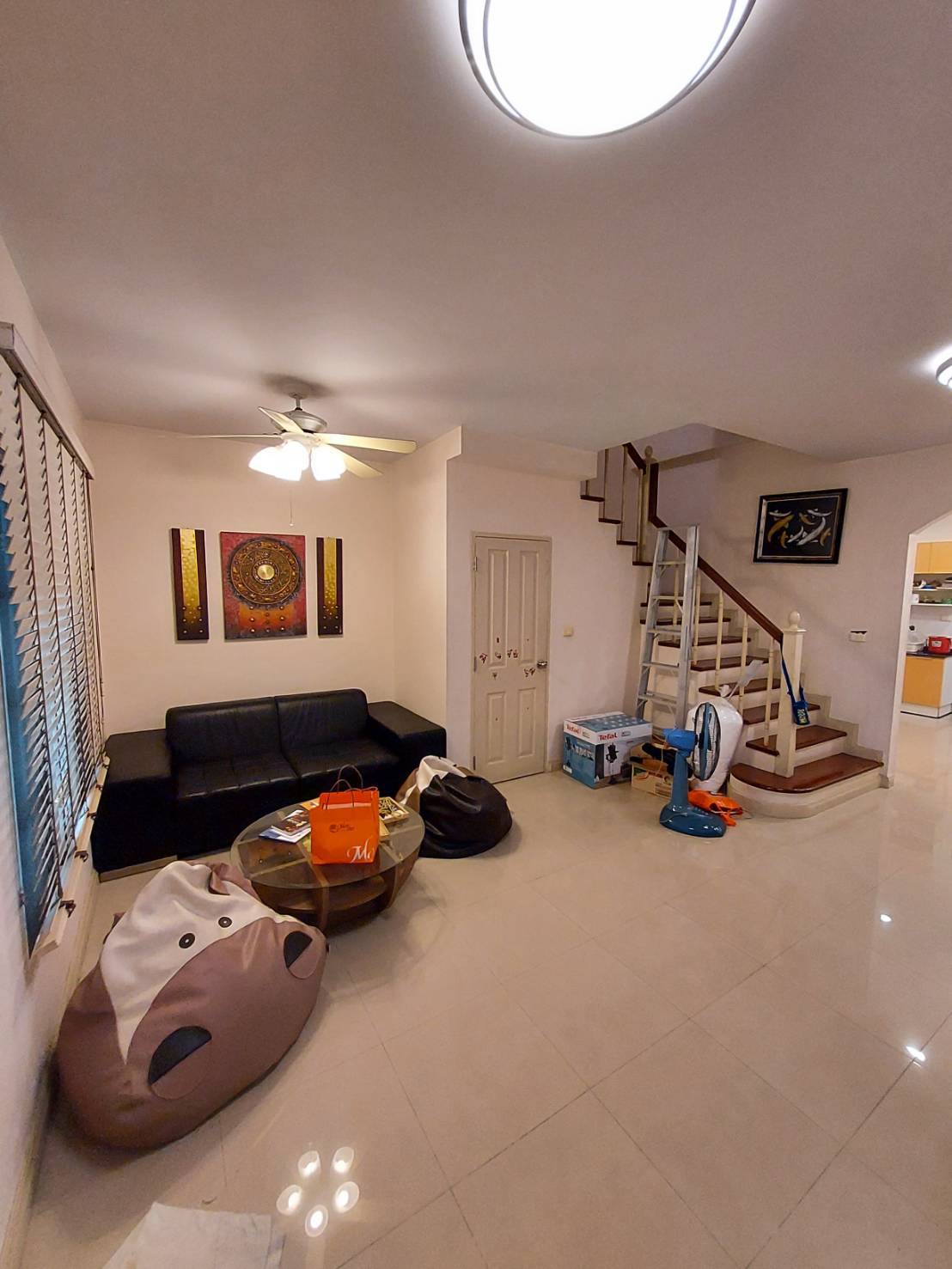 ให้เช่าบ้านพร้อมอยู่ ทาวน์โฮม 3 ชั้น หมู่บ้าน สราญพฤกษ์ ซอยลาดพร้าว130 รามคำแหง 81