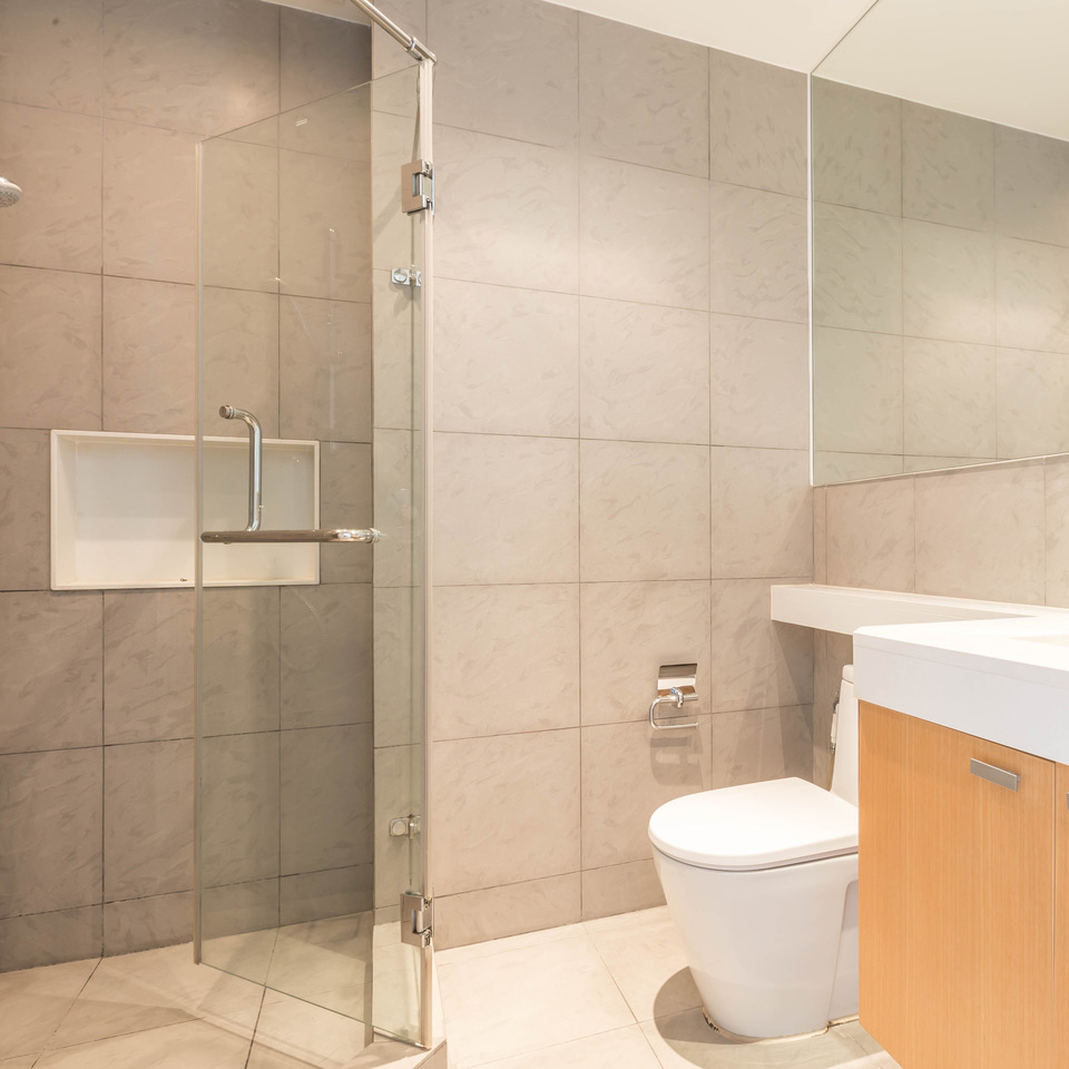 ให้เช่าคอนโด Athenee Residence (แอทธินี เรสซิเด้นซ์) 3 ห้องนอน 4 ห้องน้ำ 1 ห้องแม่บ้าน ขนาด 178 ตร.ม