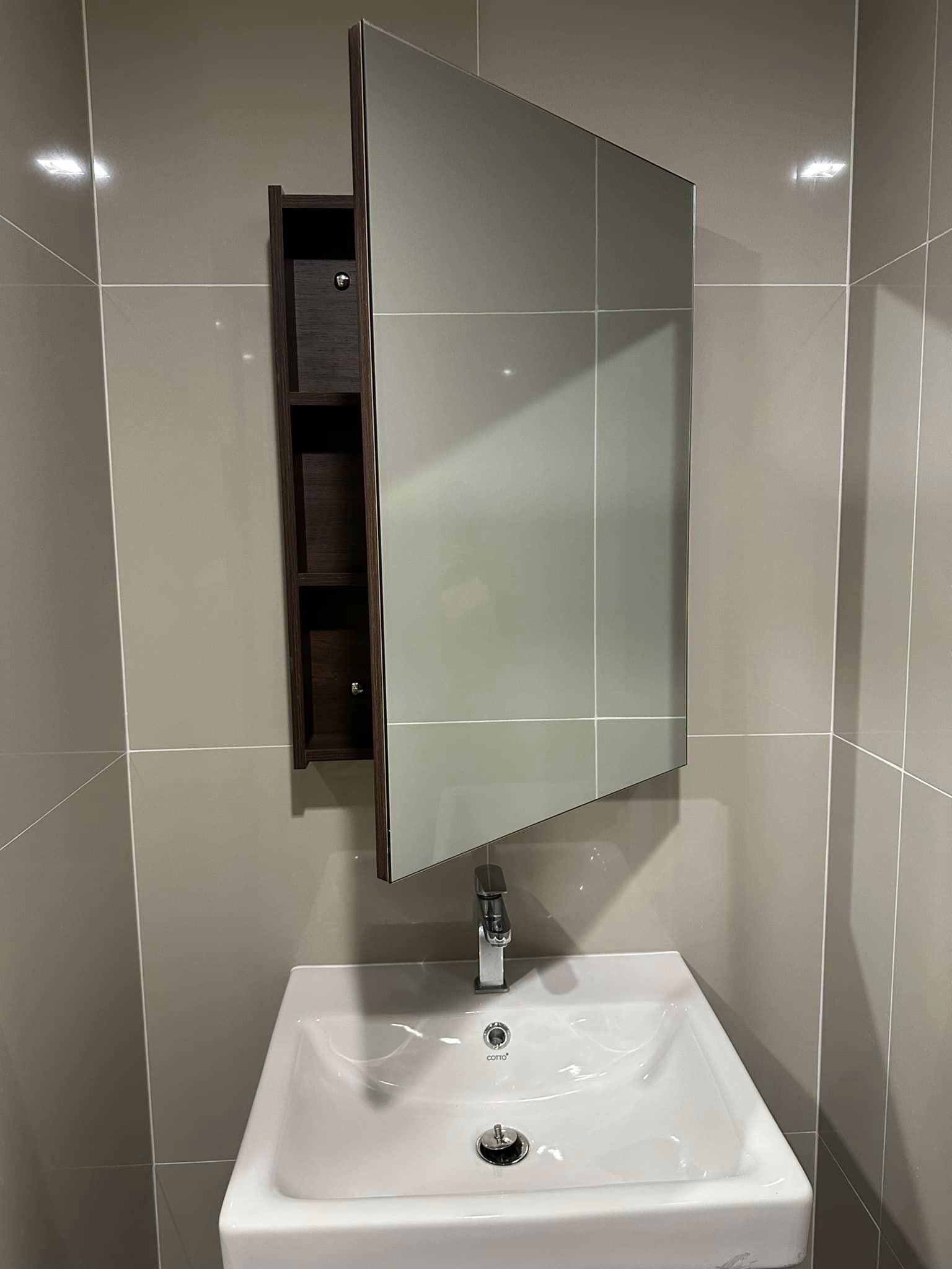 ให้เช่า : THE BASE Phetchaburi-Thonglor เดอะ เบส เพชรบุรี - ทองหล่อ ห้องใหม่พร้อมอยู่ เครื้องใช้ไฟฟ้าและเฟอร์นิเจอร์ครบ