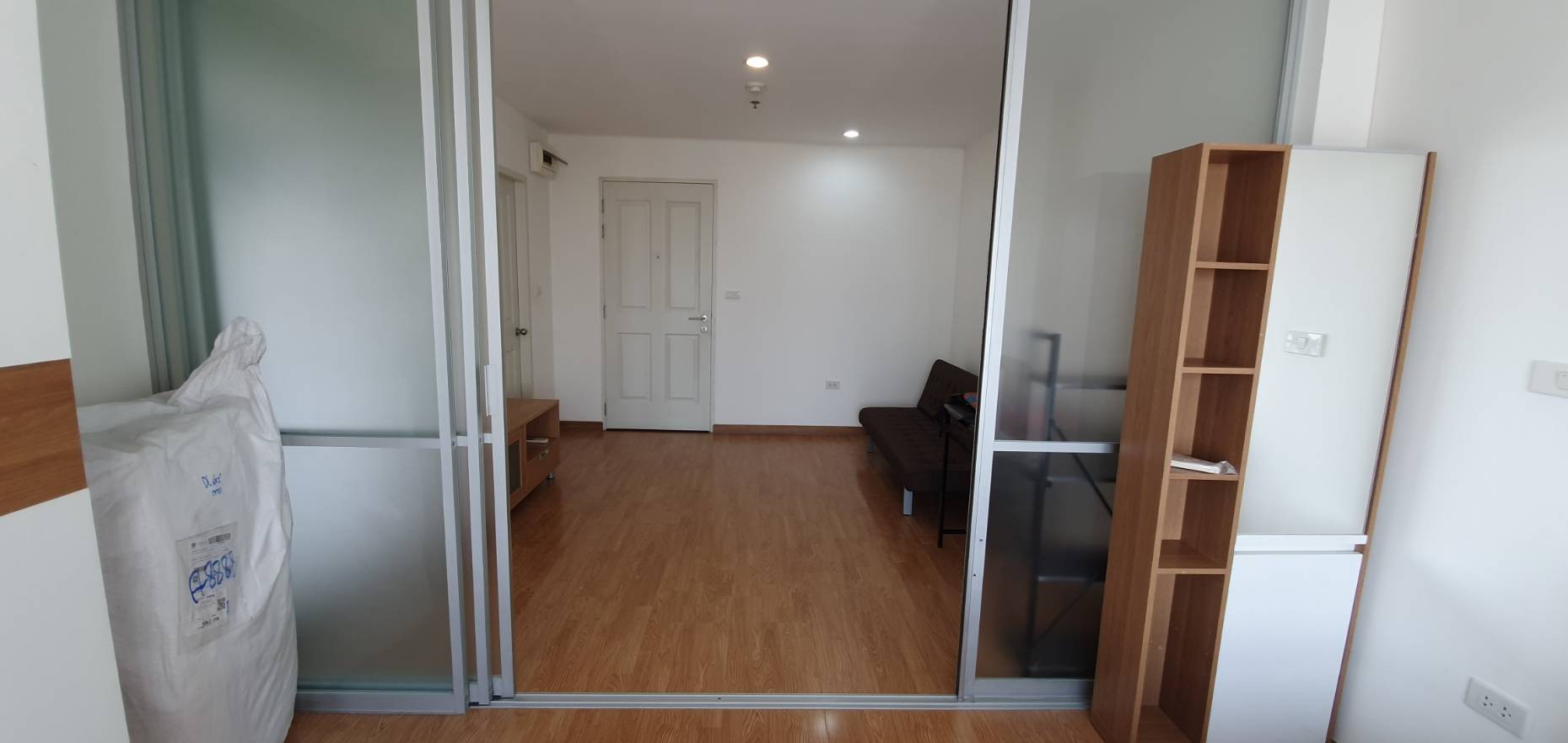 ขายด่วนหลุดจองคอนโด U Delight @ Jatujak Station (ยู ดีไลท์ แอท จตุจักร สเตชั่น) 1 ห้องนอน ราคาพียง 2.3 ล้าน