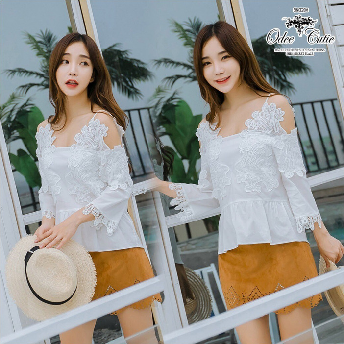 เสื้อลูกไม้สีขาว สายเดี่ยว ไหล่เว้า สวยเก๋ น่ารัก ดูดี